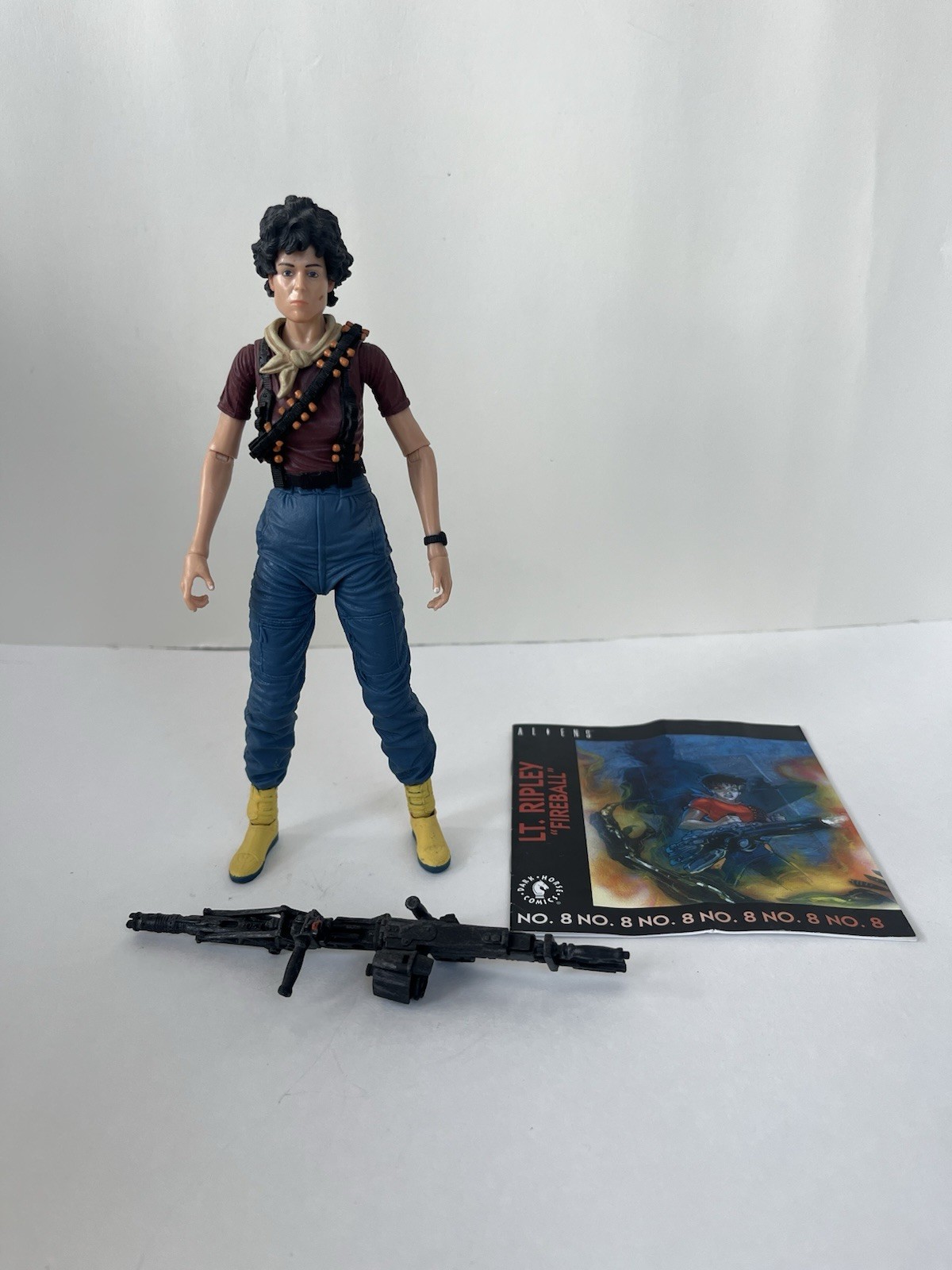 SPACE MARINE LT. ELLEN RIPLEY ALIEN ALIENS NECA 2014 KENNER TRIBUTE W/comic