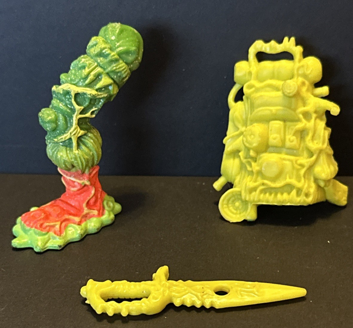 1991 Toxic Crusaders Major Disaster Action Figure Replacement – Leg, Backpack