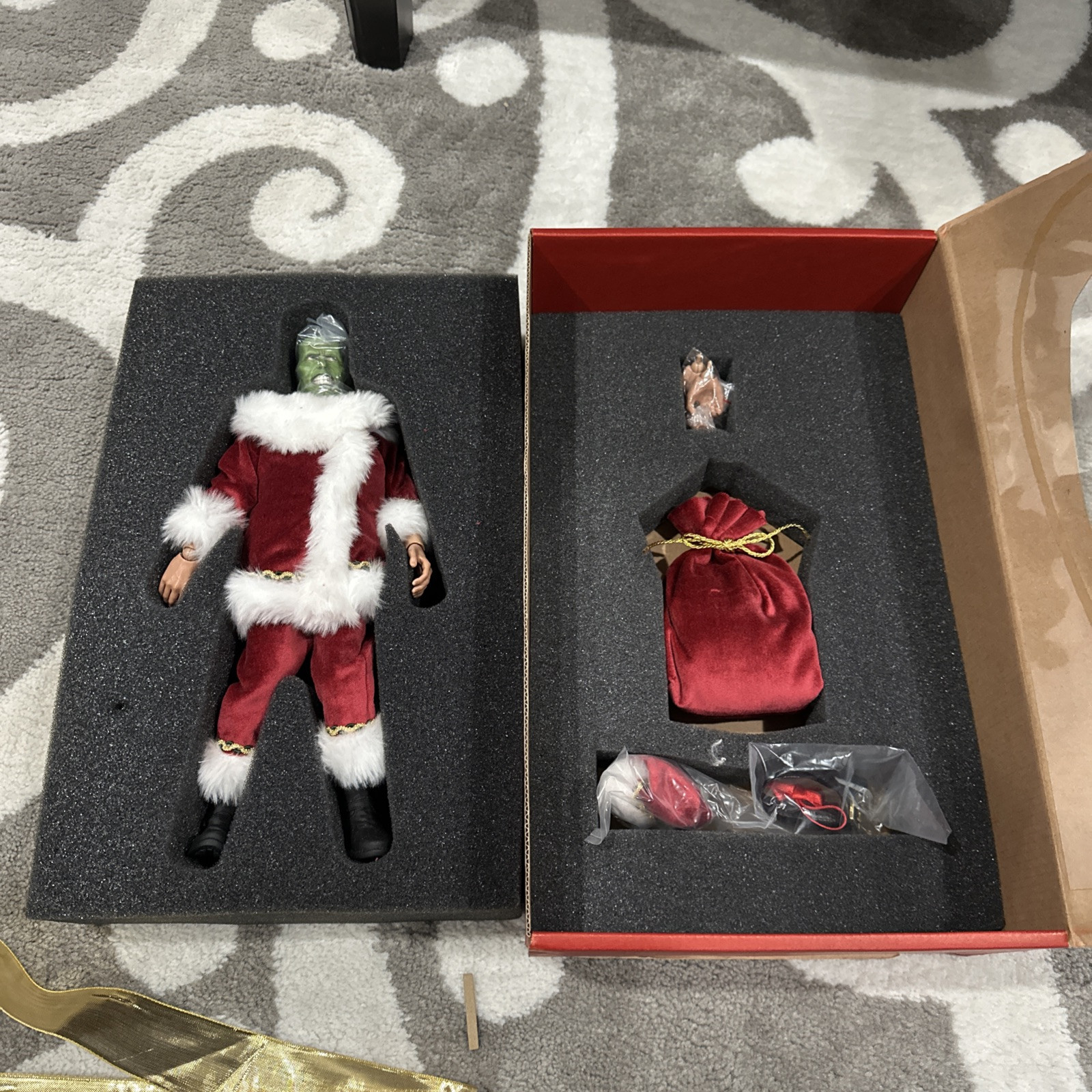 Very Rare New -The Mask Jim Carrey Santa Clause Action Figure – By Asmus Toys?