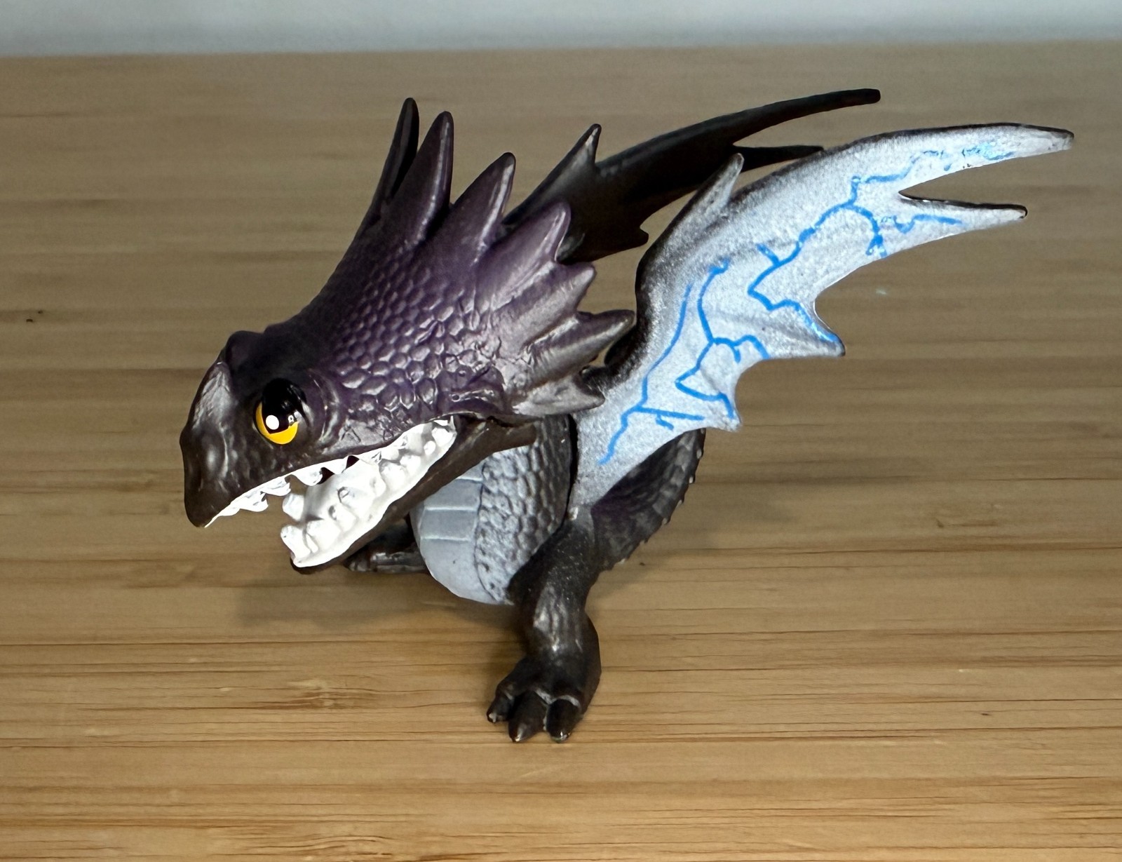 Vintage 2013 Dreamworks How To TrainYour Dragon « Skrill » Mini Action Figure Toy