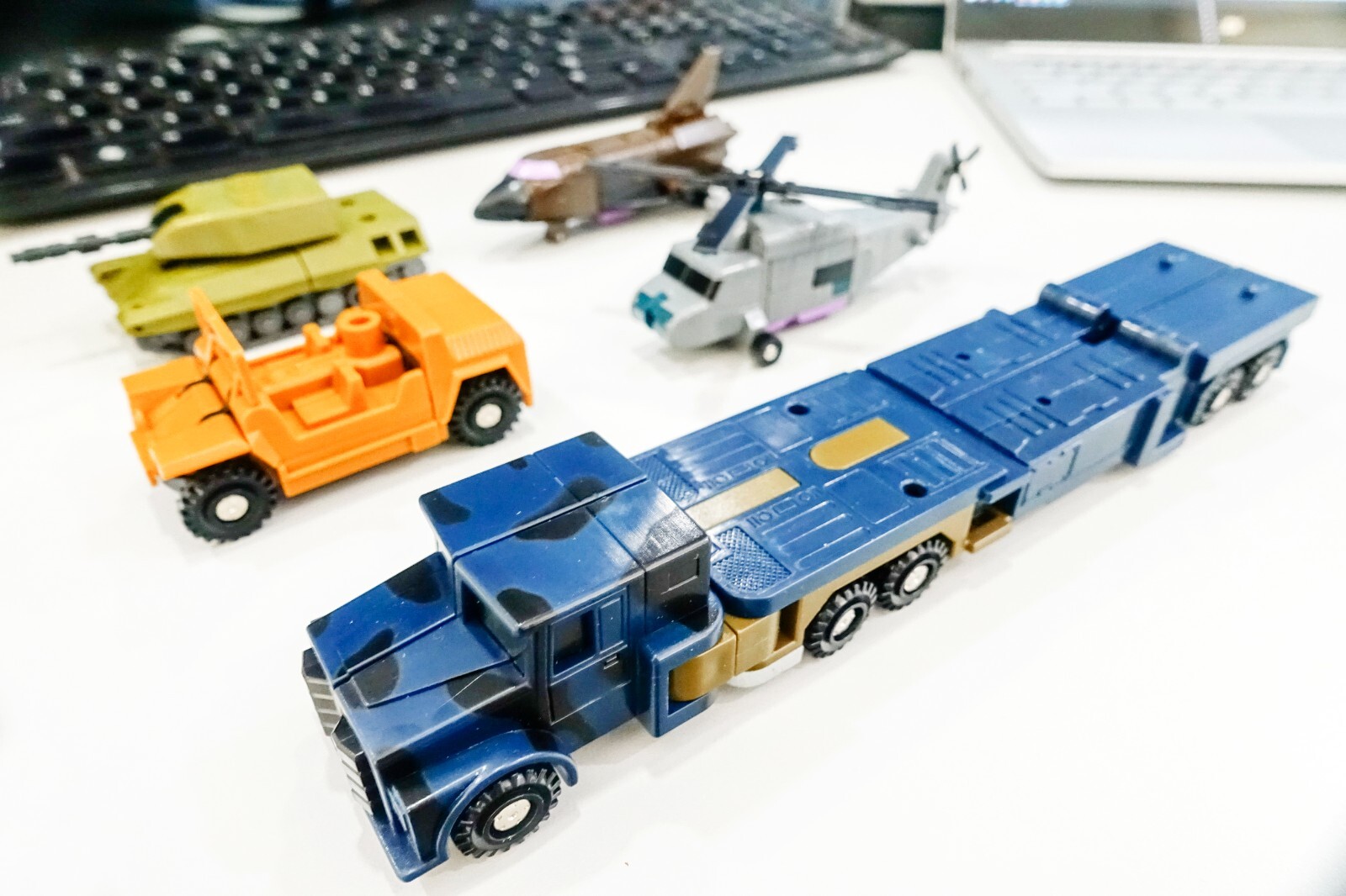 TRANSFORM G1 Reissue Multiforce Bruticus Boxed Brand New Free Shipping