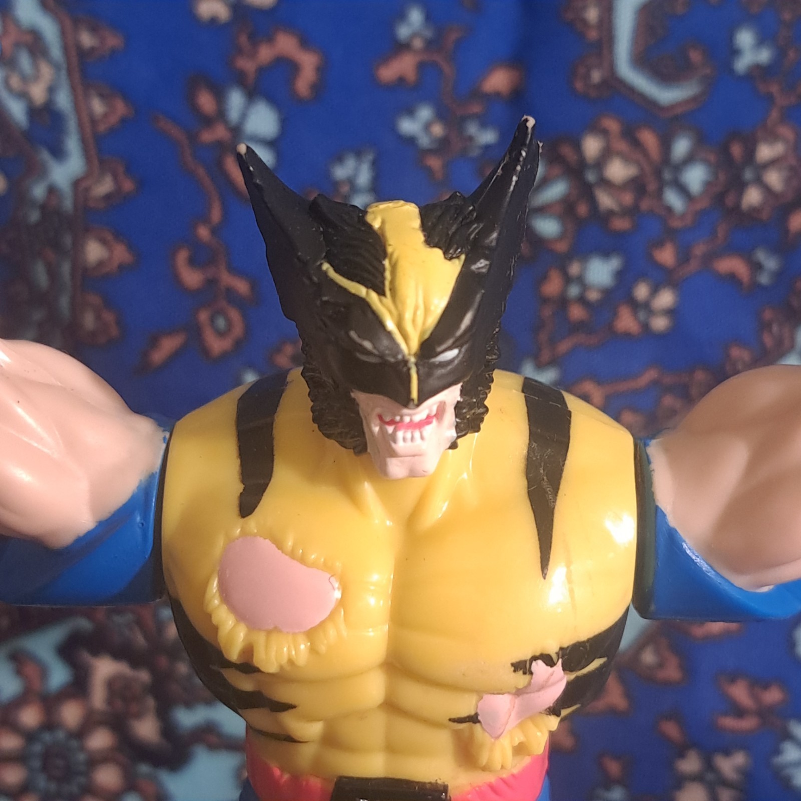 Marvel X-Men Battle Ravaged Wolverine & Captive Sabretooth 5” Toybiz 1995 LOT