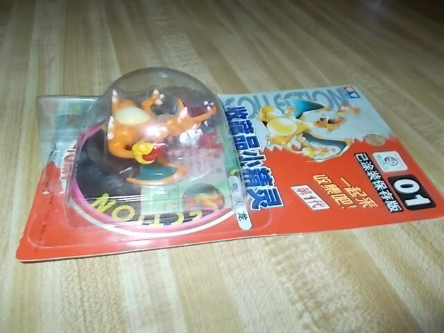 Pokemon Charizard 01 2&Prime; Authentic Tomy Figure NEW