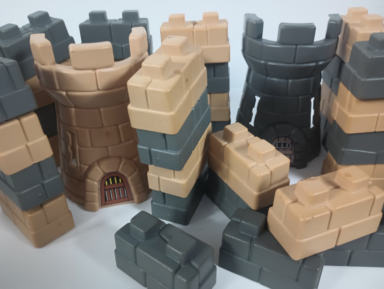 Crossbows & Catapults Walls Bricks Towers Tan Grey Gray Lot