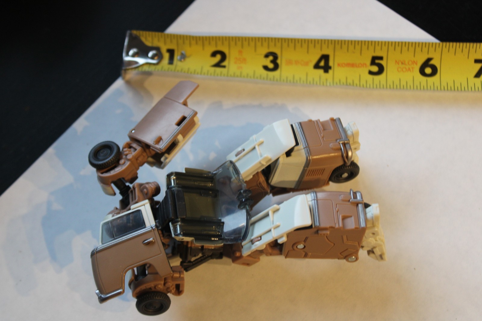 Hasbro Transformers ROTB Studio Series? 108 Wheeljack FOR PARTS READ DESCRIPTION