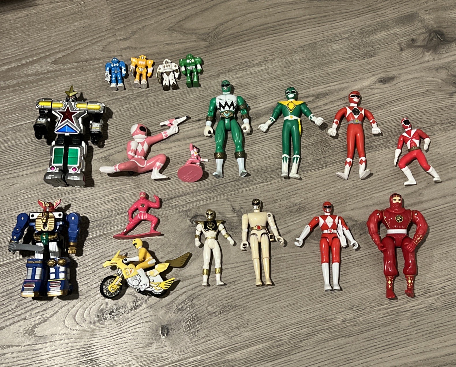 Vintage 1993-2000 MMPR Power Rangers Action Figures Green White Red Pink LOT