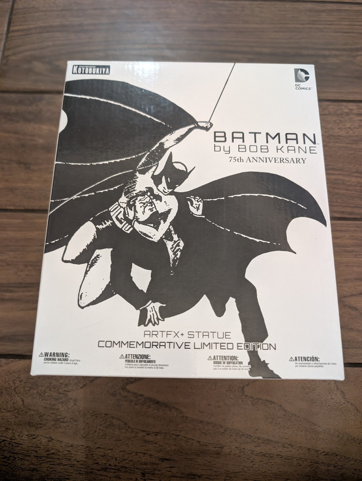 Kotobukiya Batman 1st Appearance ArtFX+ Bob Kane 75th Anniversary Statue