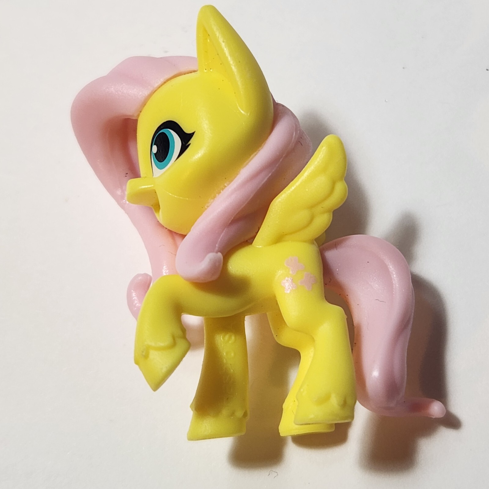 My Little Pony Fluttershy 1.5in Mini Figure Friendship Shine MLP G5