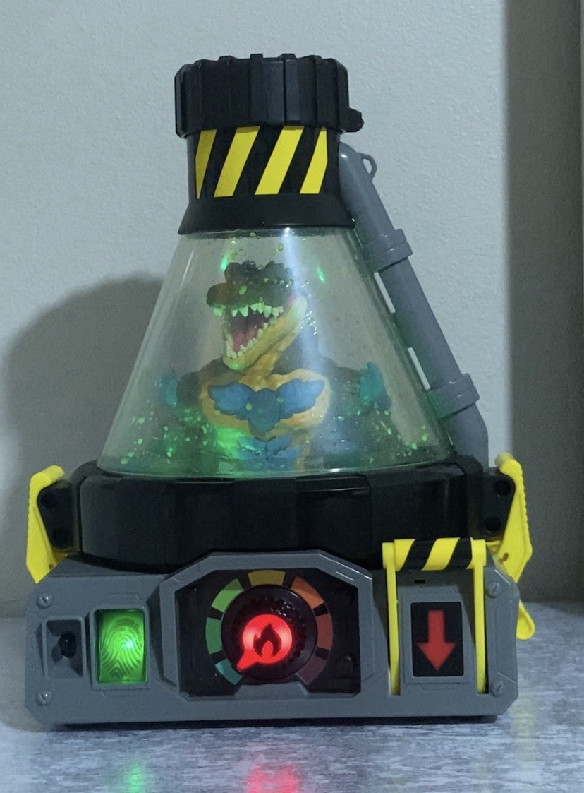Moose Enterprise Heroes of Goo Jit Zu Alligator Action Figure Lights Up Contain…