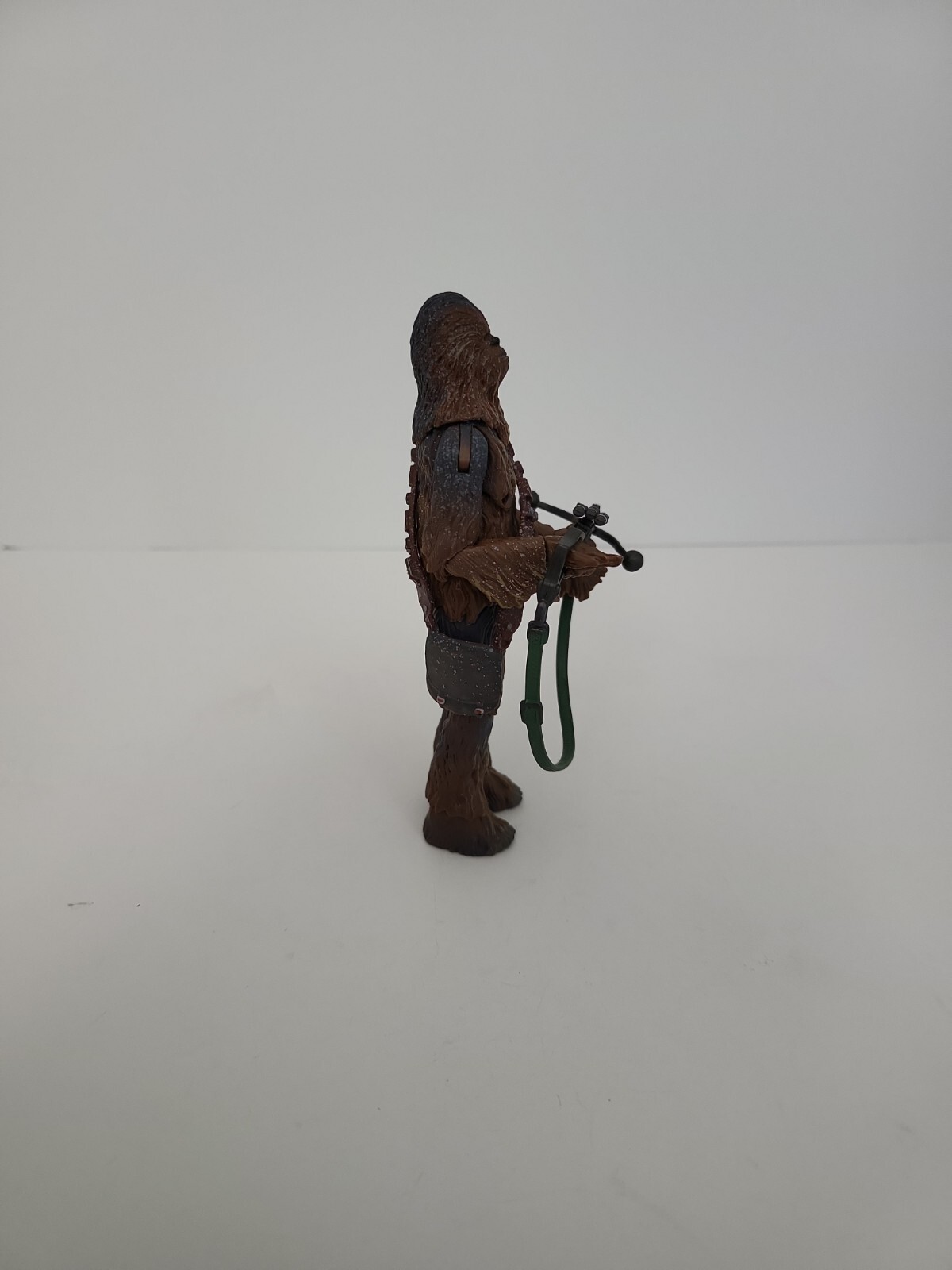 Chewbacca with Bowcaster 4.75 in Action Figure Star Wars Hasbro 2004