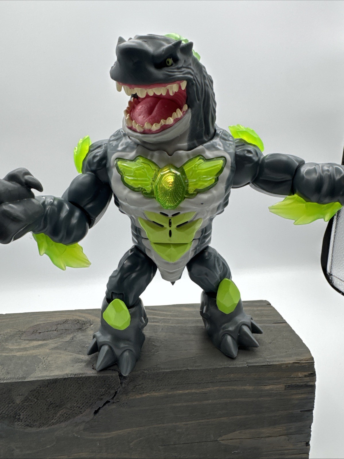Beast Lab Shark Beast Creator Experiment 8&Prime; Action Figure Light and Sound WORKS