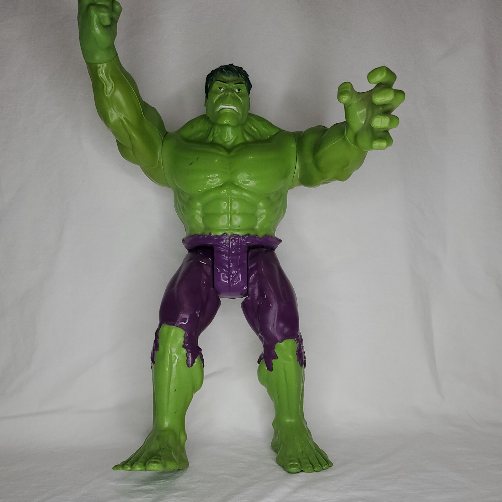The Incredible Hulk Marvel Hasbro Green 12&Prime; Action Figure C-3252B #A4810
