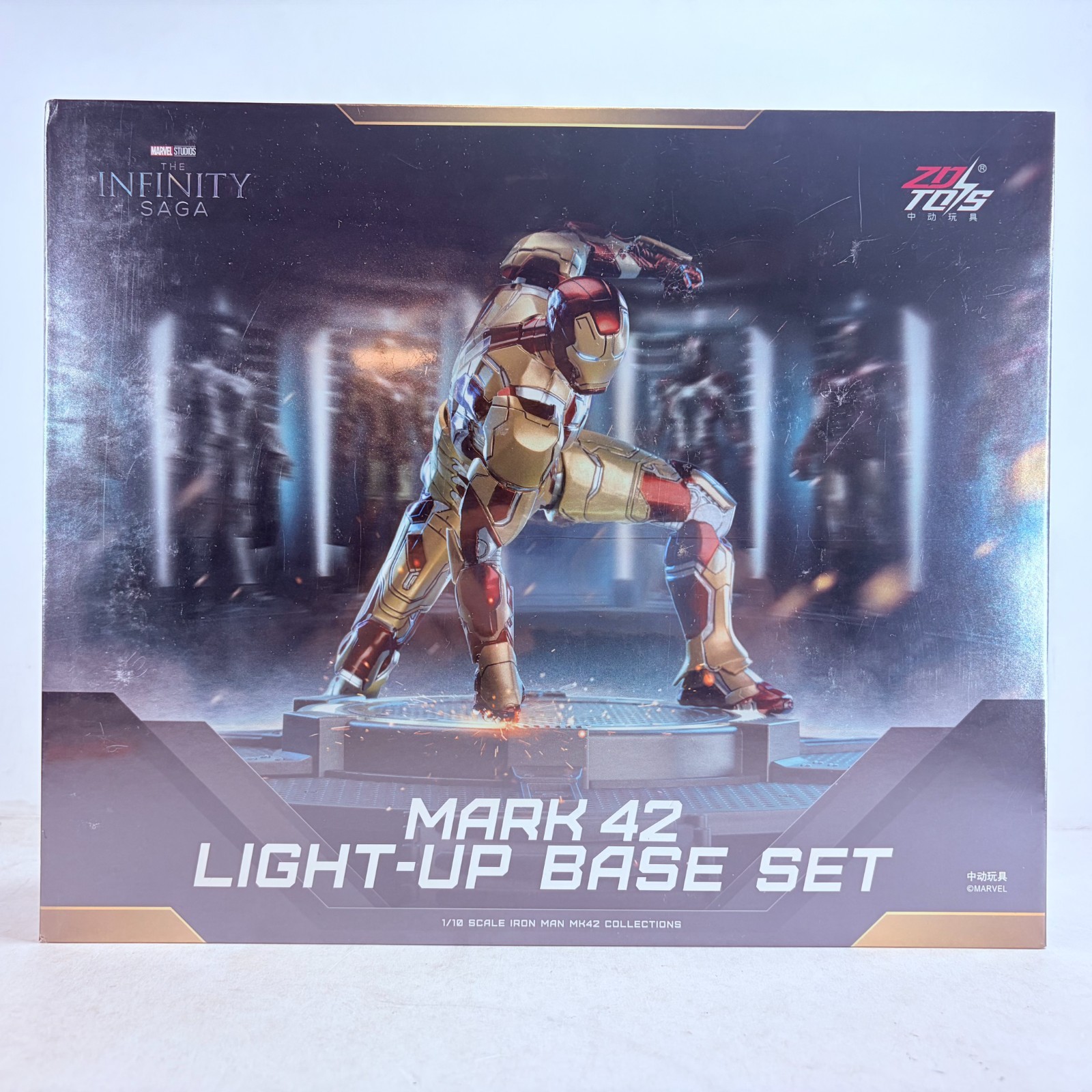 Marvel Avengers Iron Man Mark 42 MK42 Ironman & Light-up Base Set Figure Model