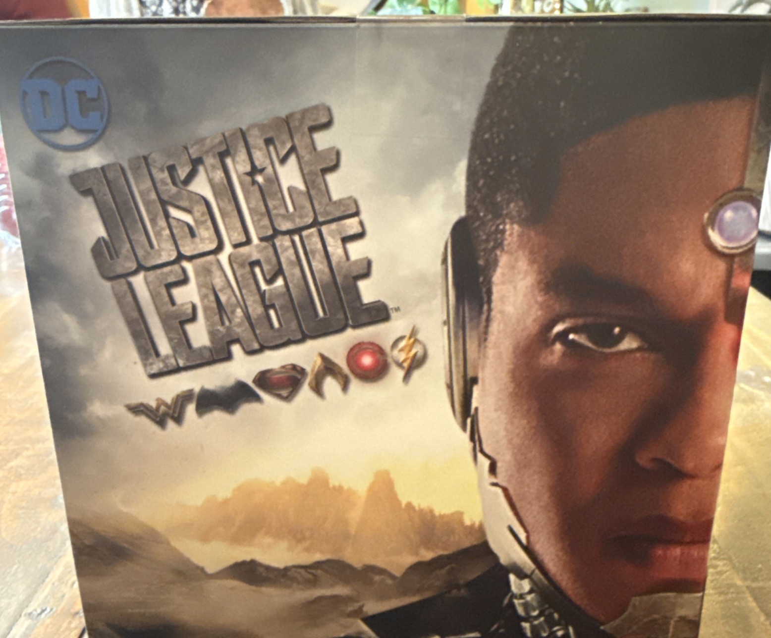 SDCC EXCLUSIVE MOTHER BOX COLLECTORS JUSTICE LEAGUE CYBORG ACTION FIGURE TOY