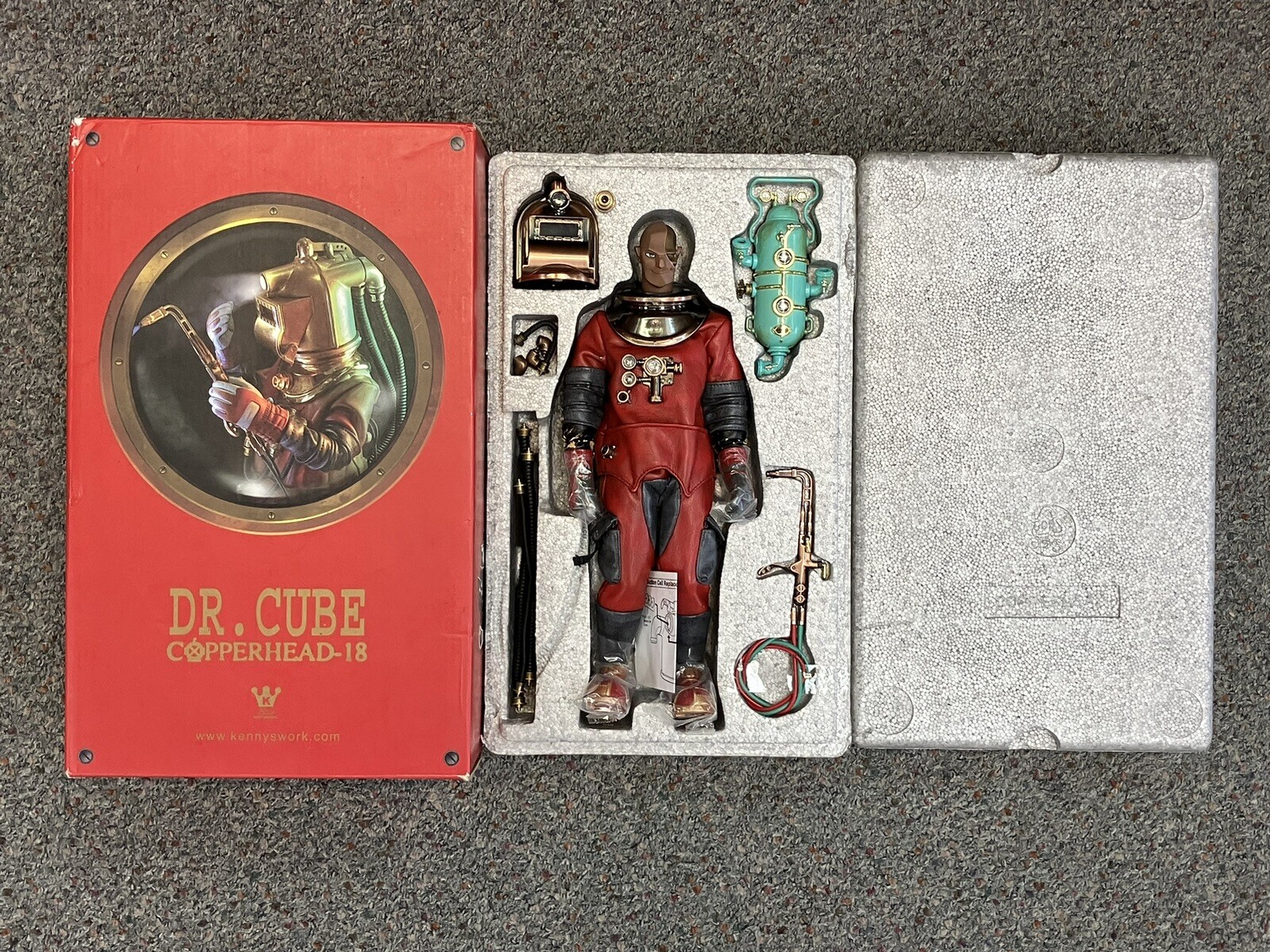Hot Toys x Kennyswork Copperhead-18 DR CUBE 1:16 Figure READ