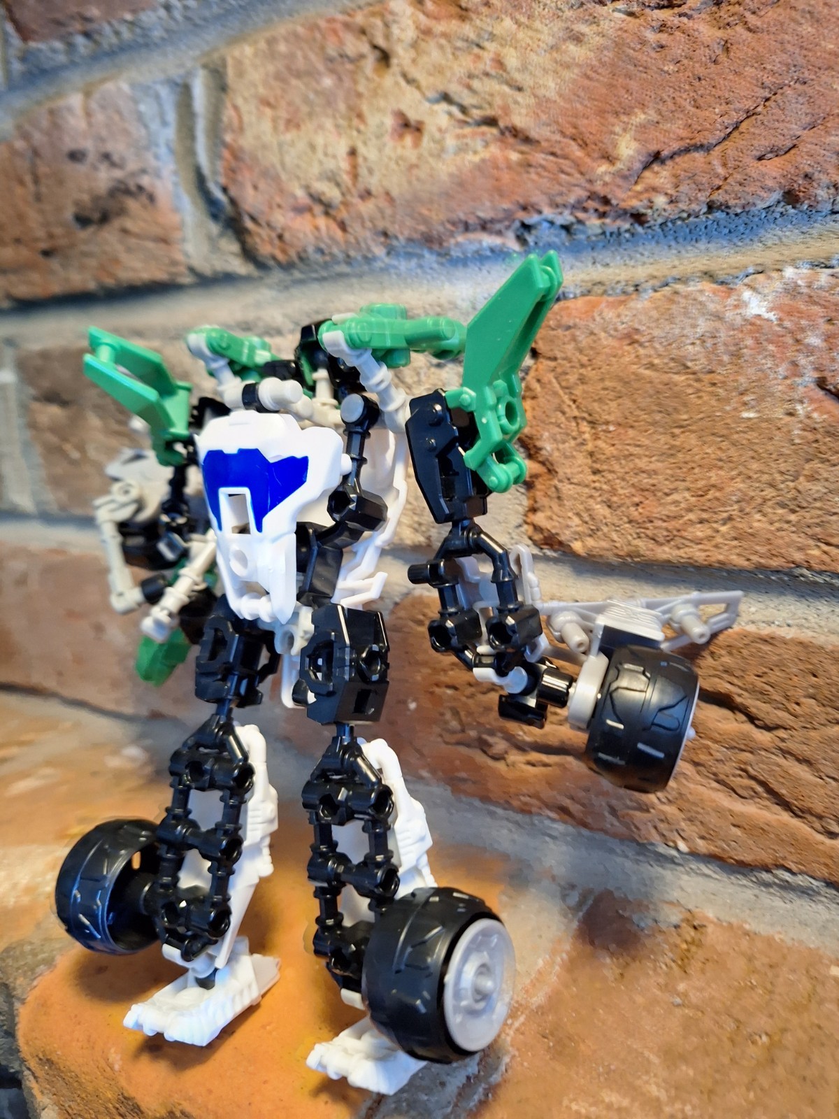 TRANSFORMERS Construct Bots Elite Wheeljack Built 6.5&Prime; Action Figure Hasbro Set