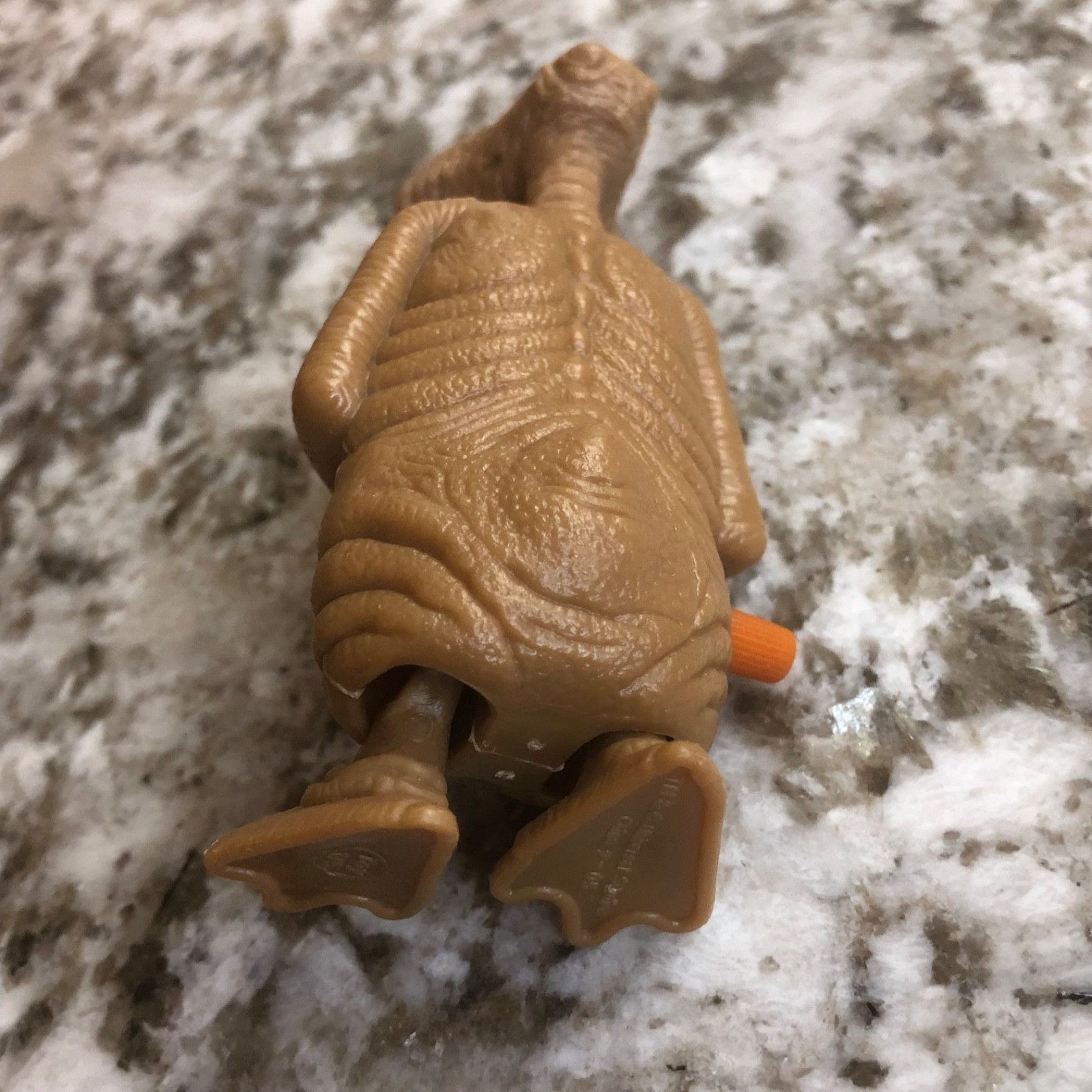 Vintage 1982 E.T. Extra Terrestrial Wind Up Toy Alien Holding Flowers Works