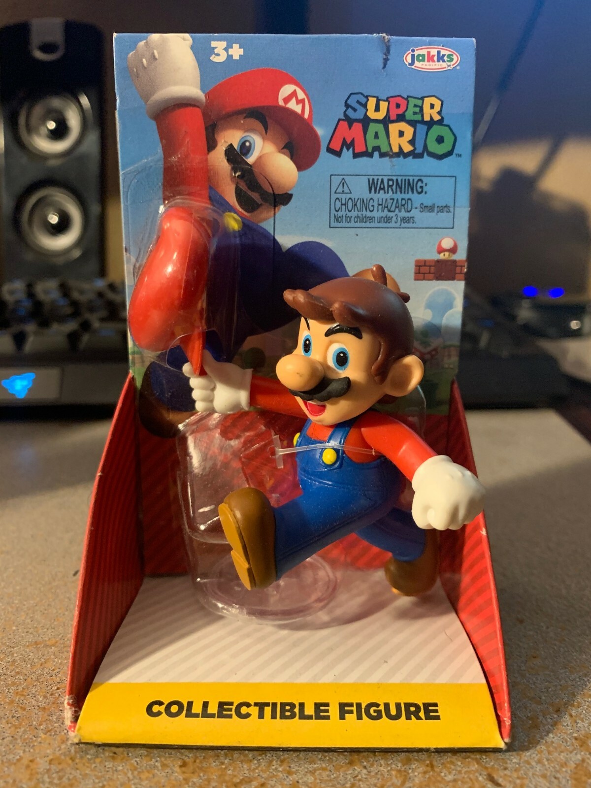 Nintendo Super Mario Running with cap in hand 2.5&Prime; Figure Jakks Pacific New