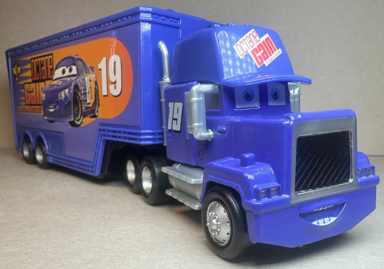 Disney Pixar Cars 3 Bobby Swift Hauler Semi #19 Piston Cup Diecast 1:55 FC