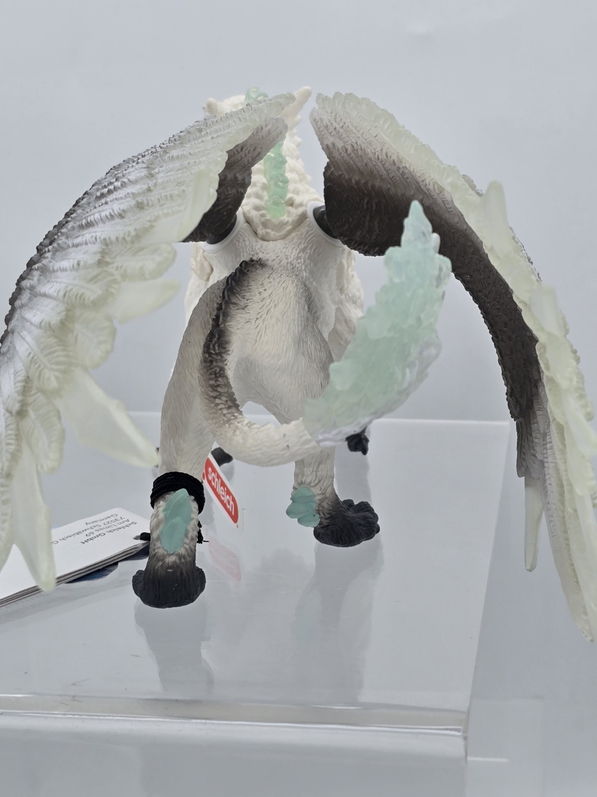 Schleich Eldrador Ice Griffin Toy Figure W/Movable Wings – 13 x 7.5 Inches