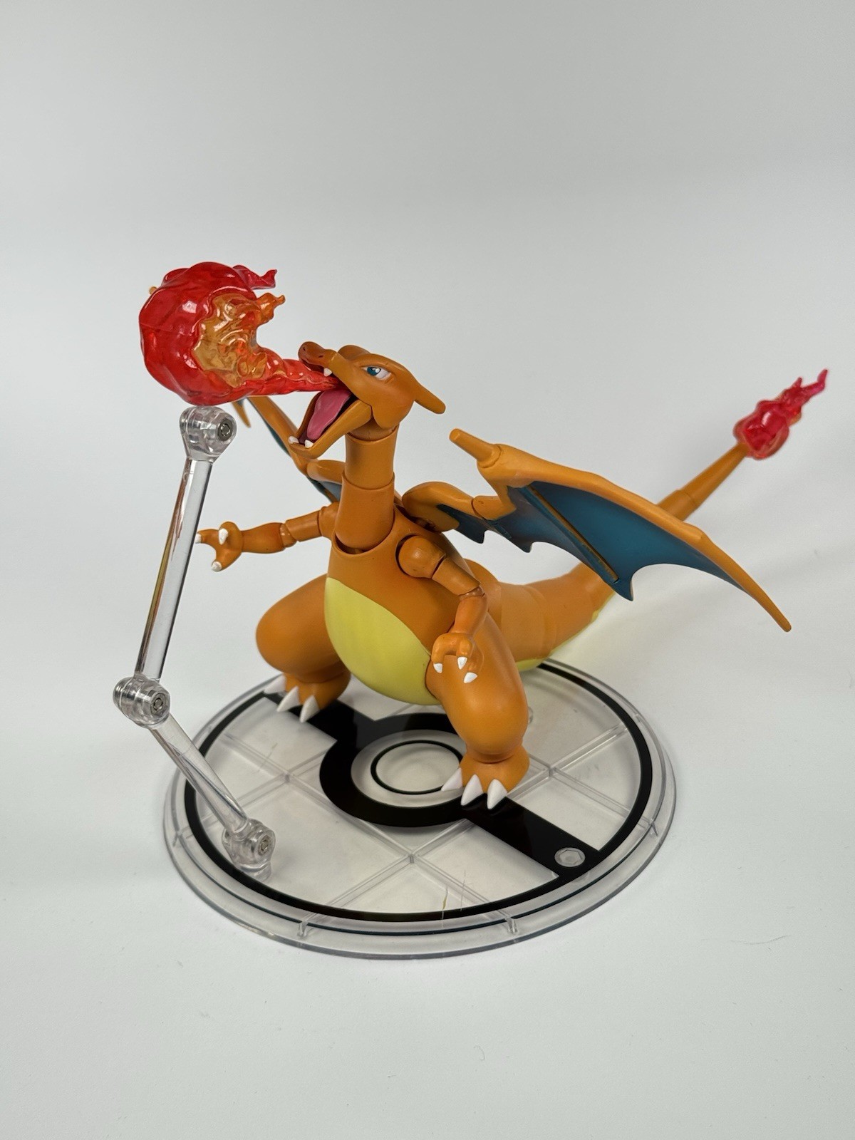 Pokémon Bandai D-Arts Charizard Figure Lizardon