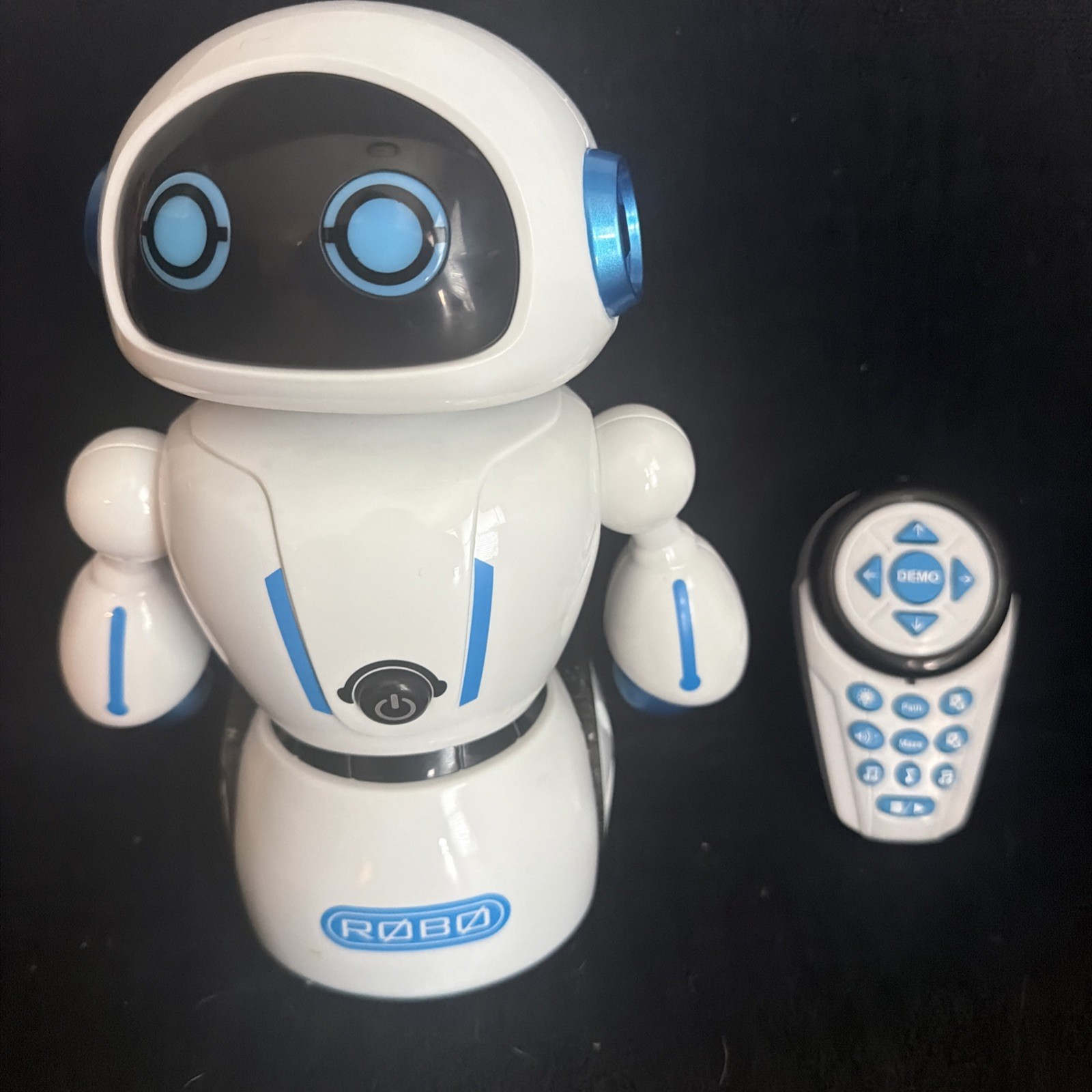 Vivitar ROBO Intelligent Smart Robot With Remote Control – Maze Master
