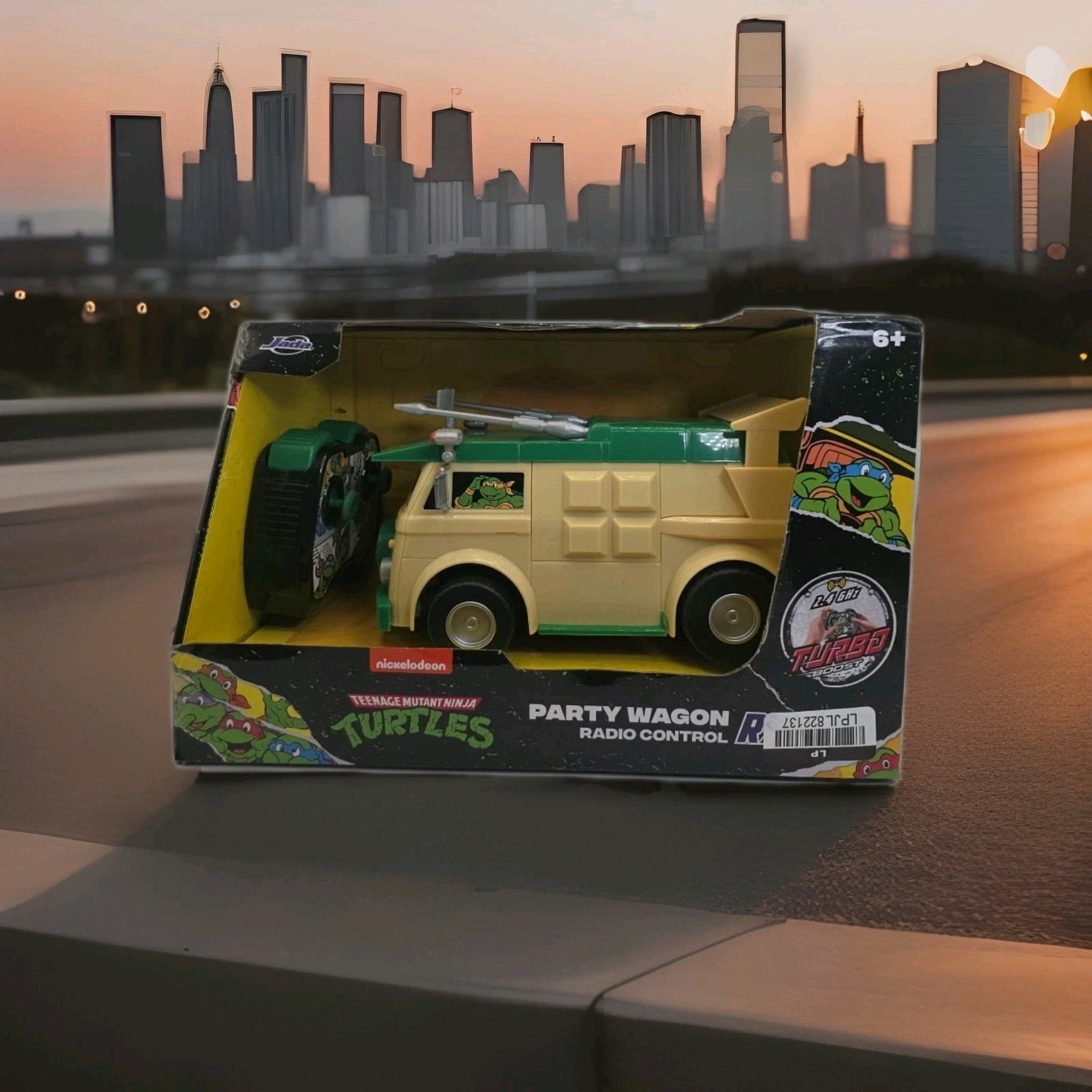 Teenage Mutant Ninja Turtles 2.4 GHz Remote Control Party Wagon w/Turbo Boost