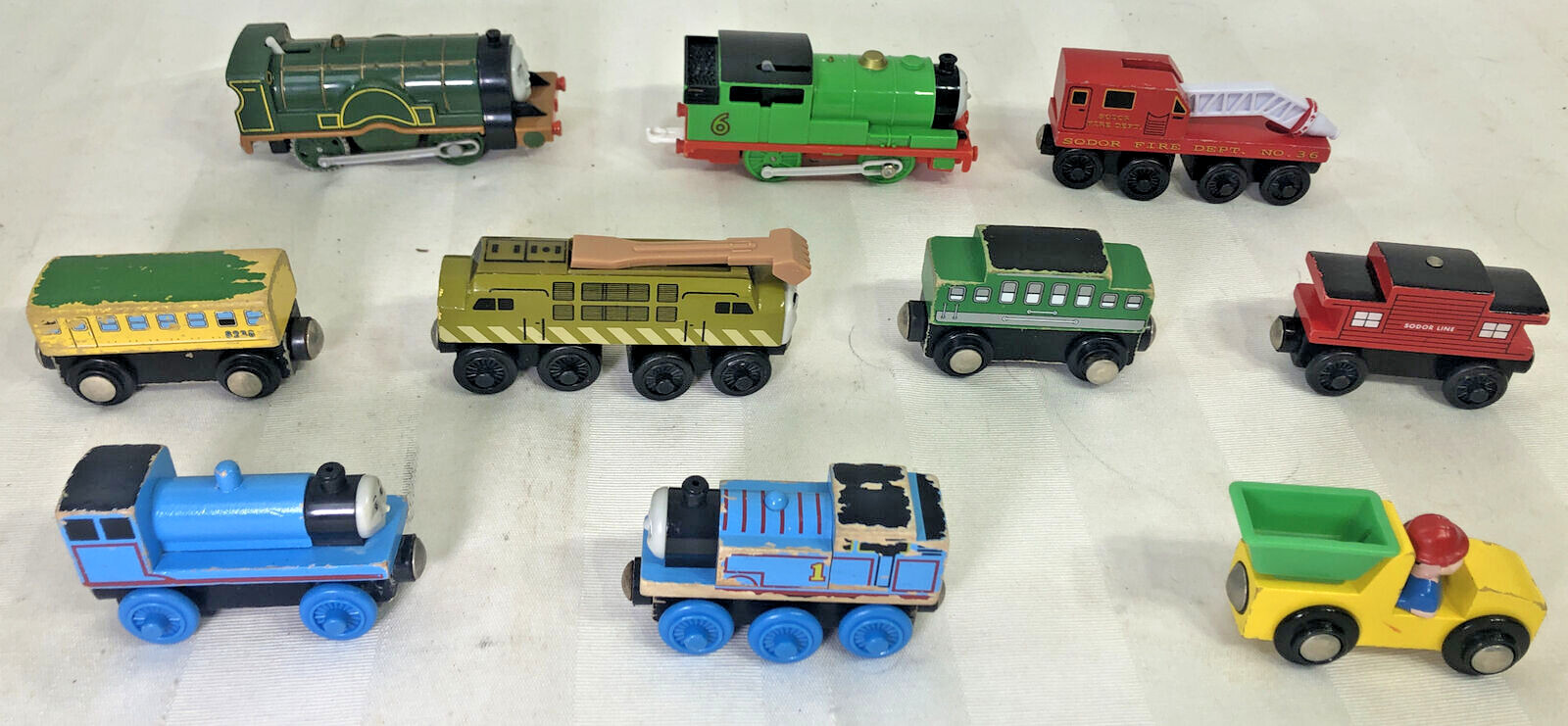 Thomas The Train & others mixed Tracks And Accessories 10 Pieces