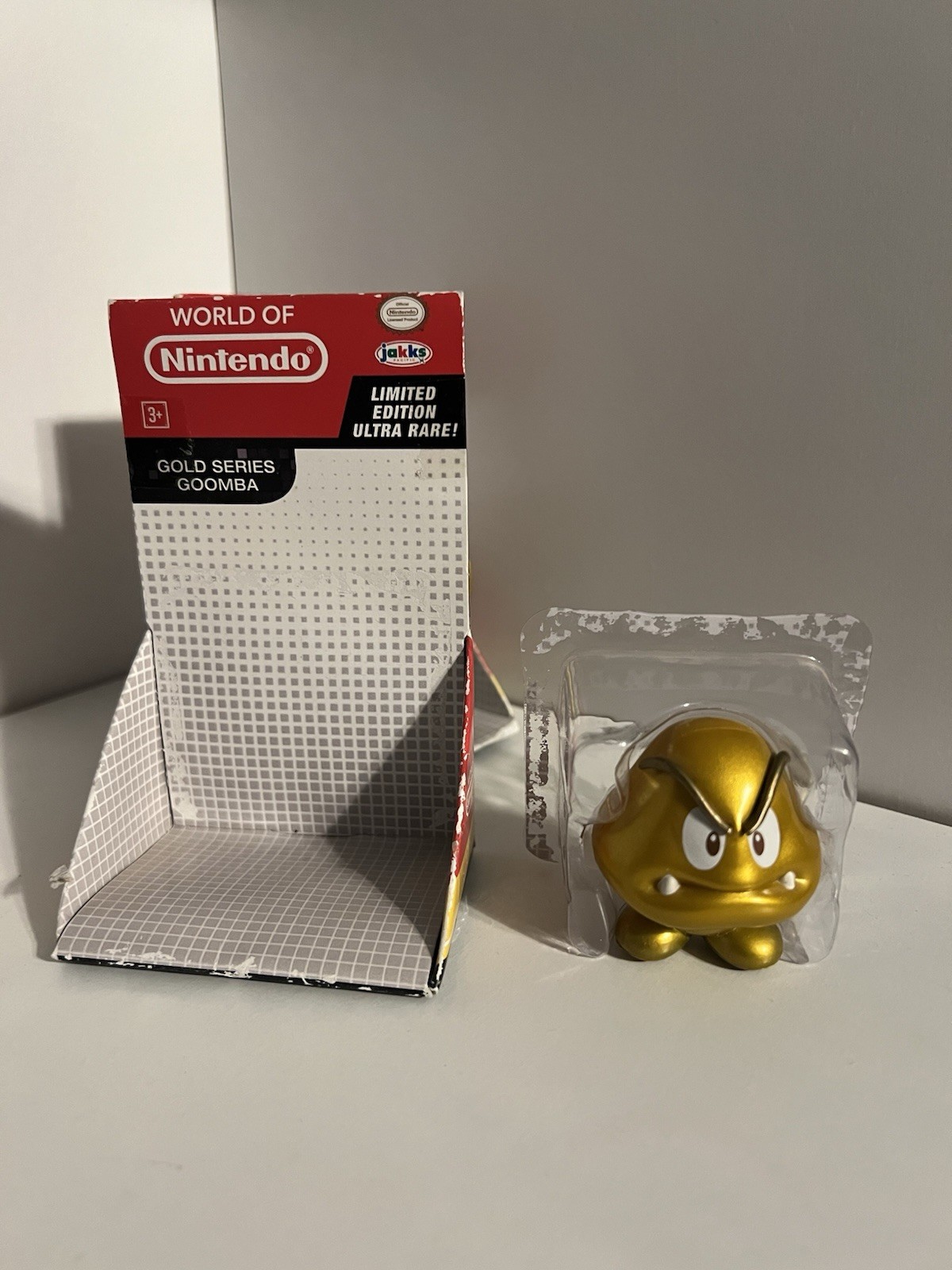 Super Mario Jakks World of Nintendo Gold Goomba Bullet Bill 2.5 Figures Lot