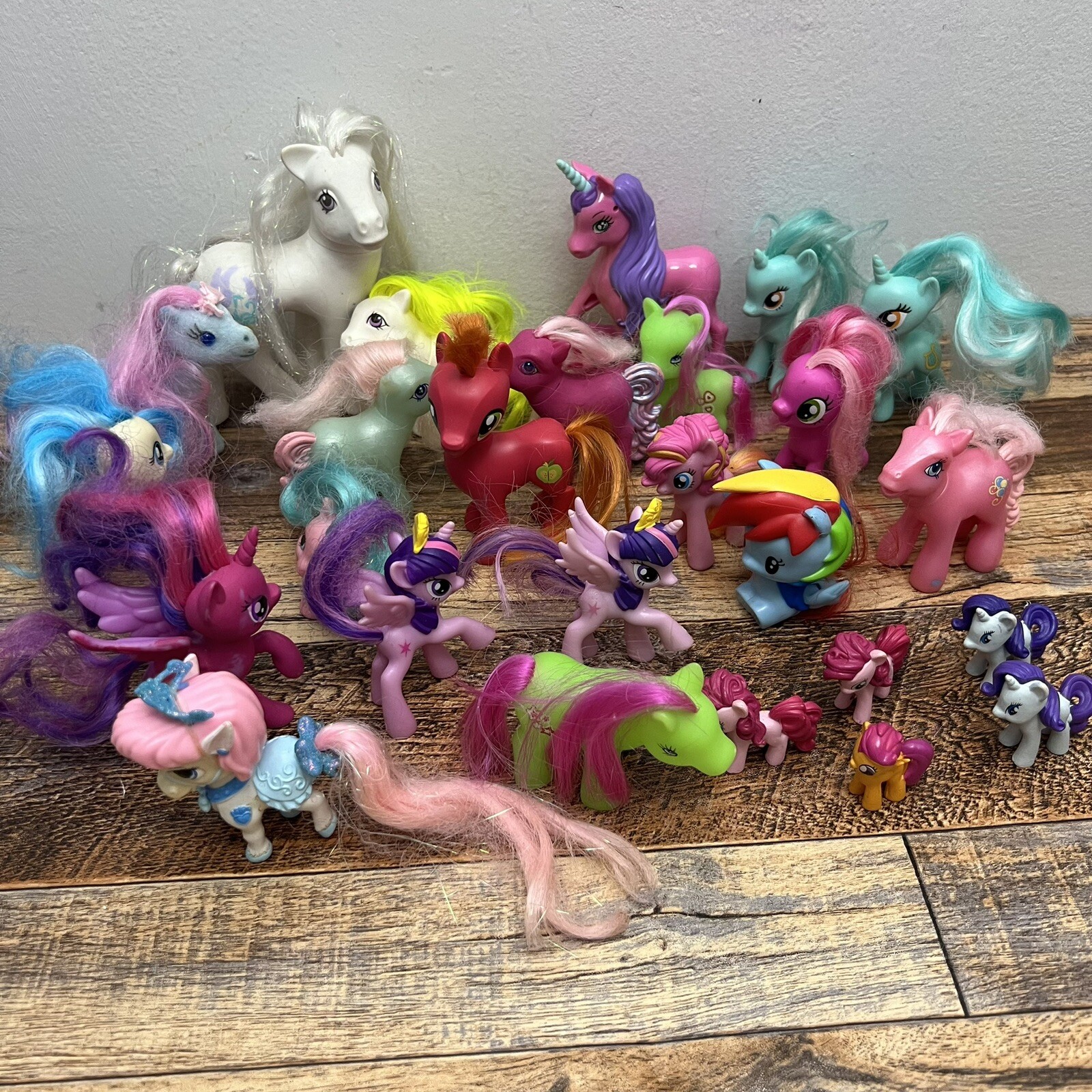 My Little Pony Lot Of 26 Ponies – Cute Glitter Pony Figures