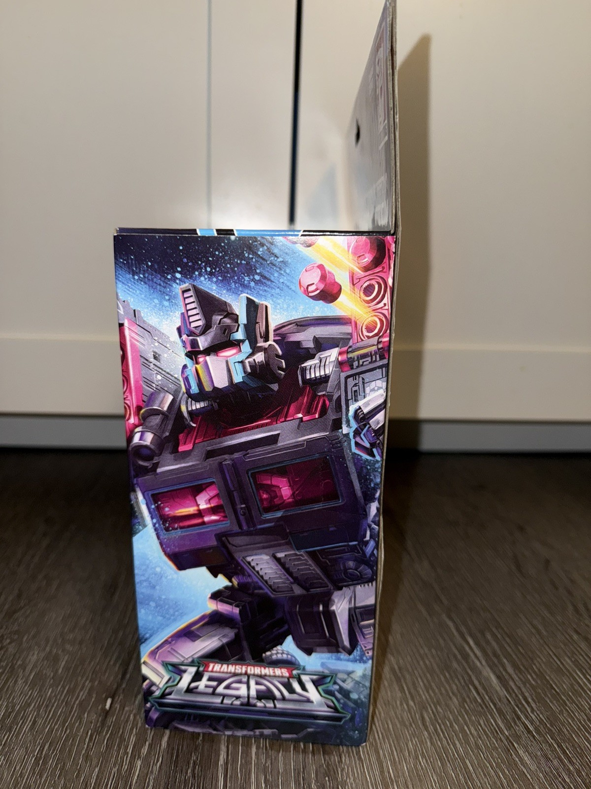 (2022) Hasbro: Transformers Legacy Velocitron Speedia 500 Leader Class Scourge
