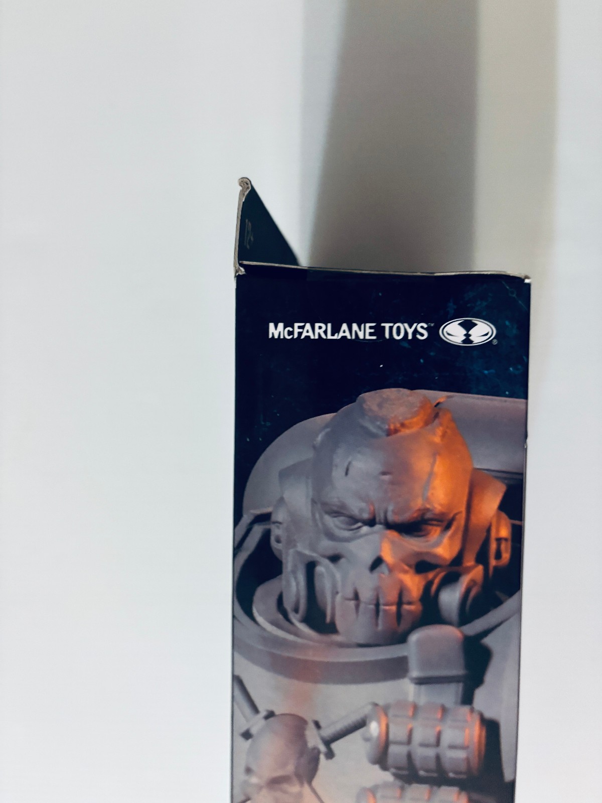 McFarlane – Warhammer 40,000 – Space Marine Reiver Artist Proof – Box Wear