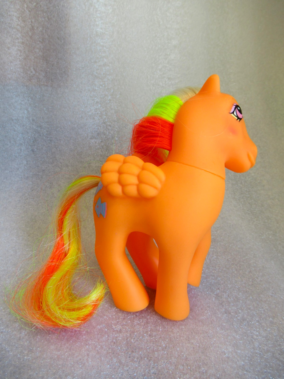 1987 Vtg G1 My Little Pony Sea Breeze Pegasus Tropical Ponies Neon Orange fish