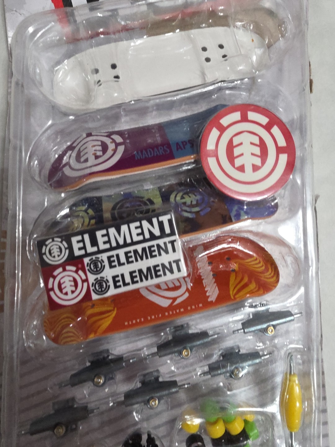 TECH DECK Fingerboard 4-Pack Element Skateboards w Entire Kit, Wheels, Tools +