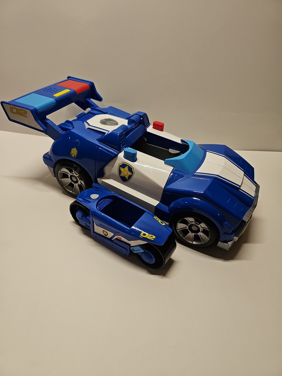 Paw Patrol Chase&rsquo;s 2-in 1 Transforming Movie City Cruiser Light & Sounds