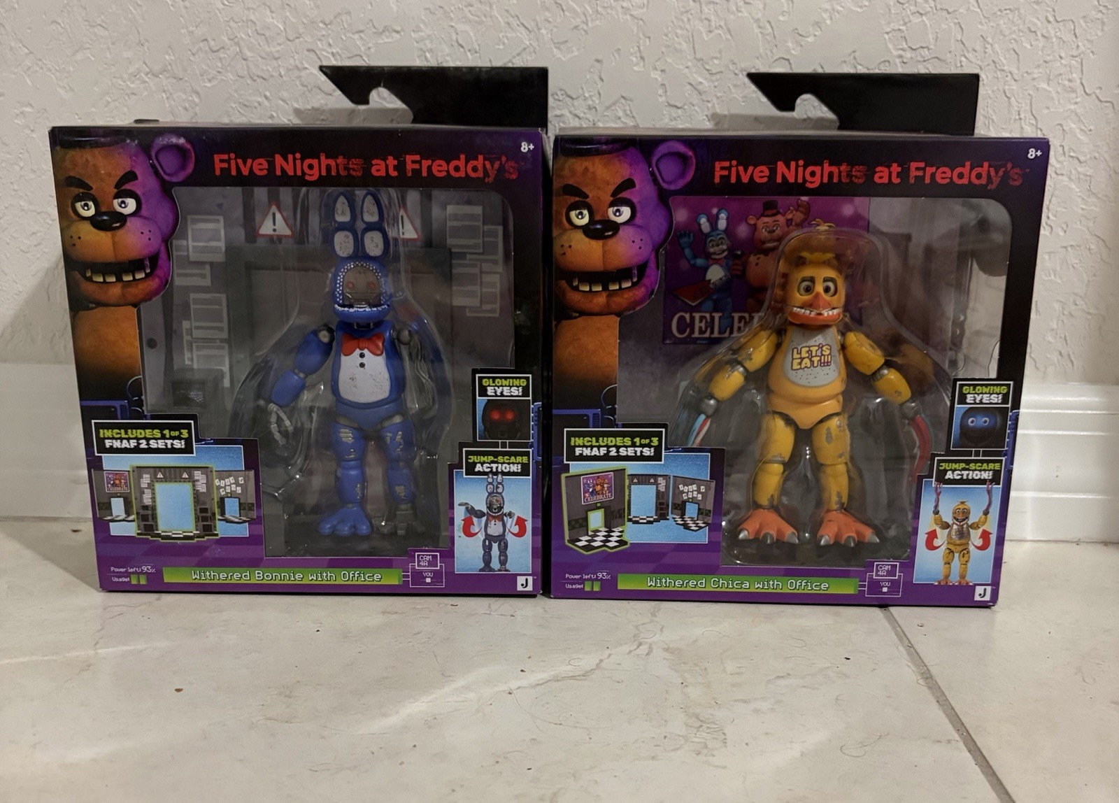 Jazwares FNAF Five Nights at Freddy&rsquo;s Withered Bonnie And Chica Office Set