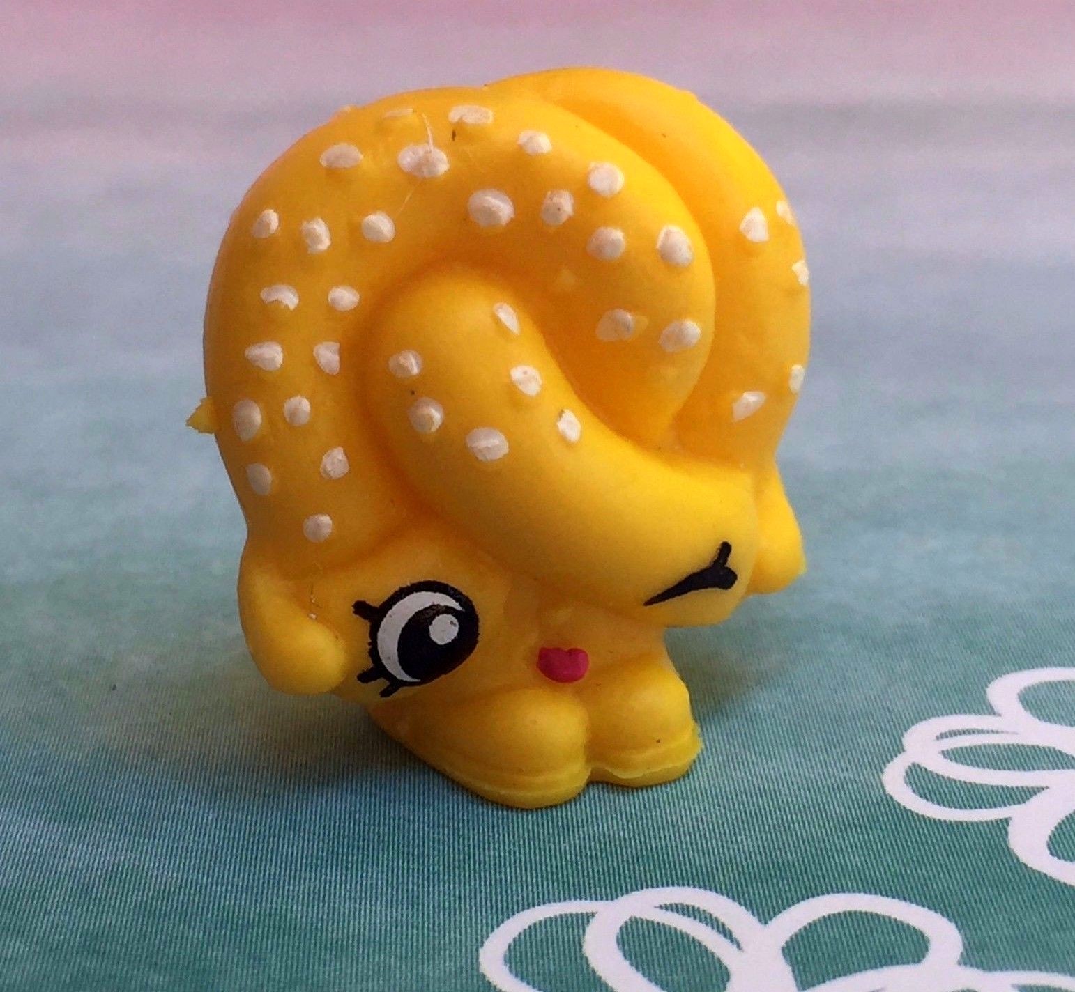 Shopkins Season 1 RARE Pretz-elle Yellow 082 FREE Ship $25