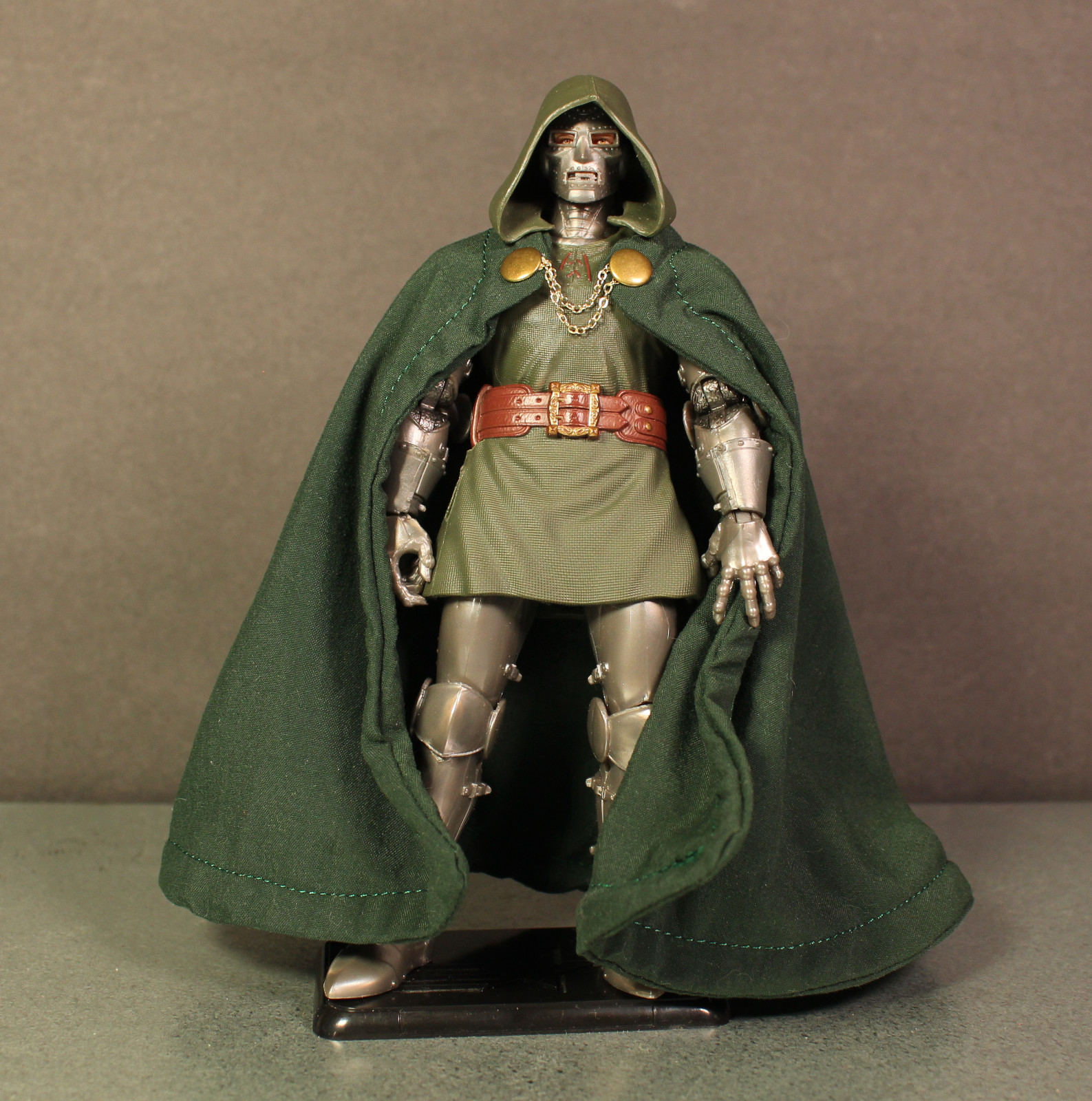 1/12 scale wired cape for Dr Doom Marvel Legends