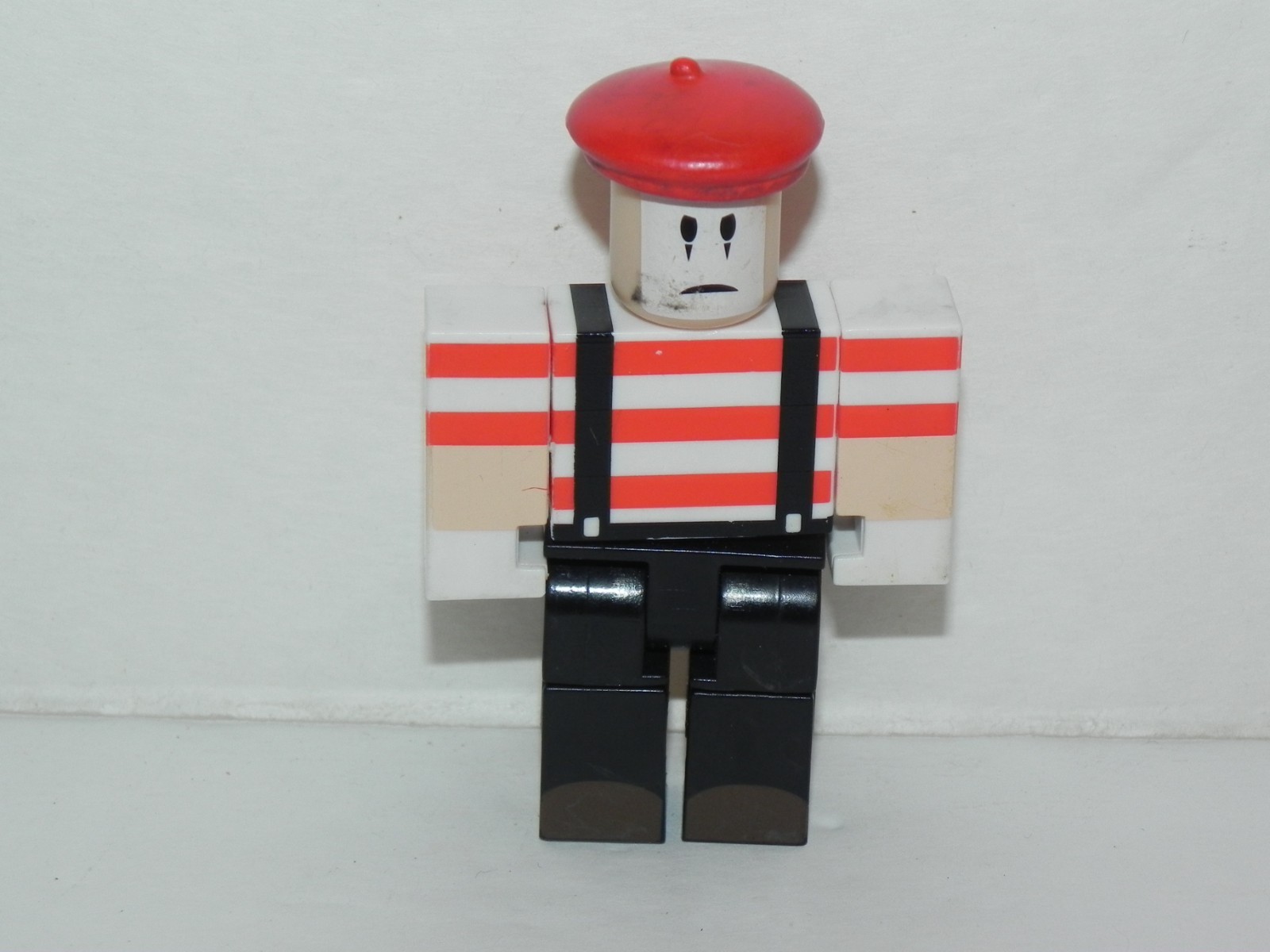 ROBLOX Mime Performer with Beret – Demolitionist Figure – Free Ship!