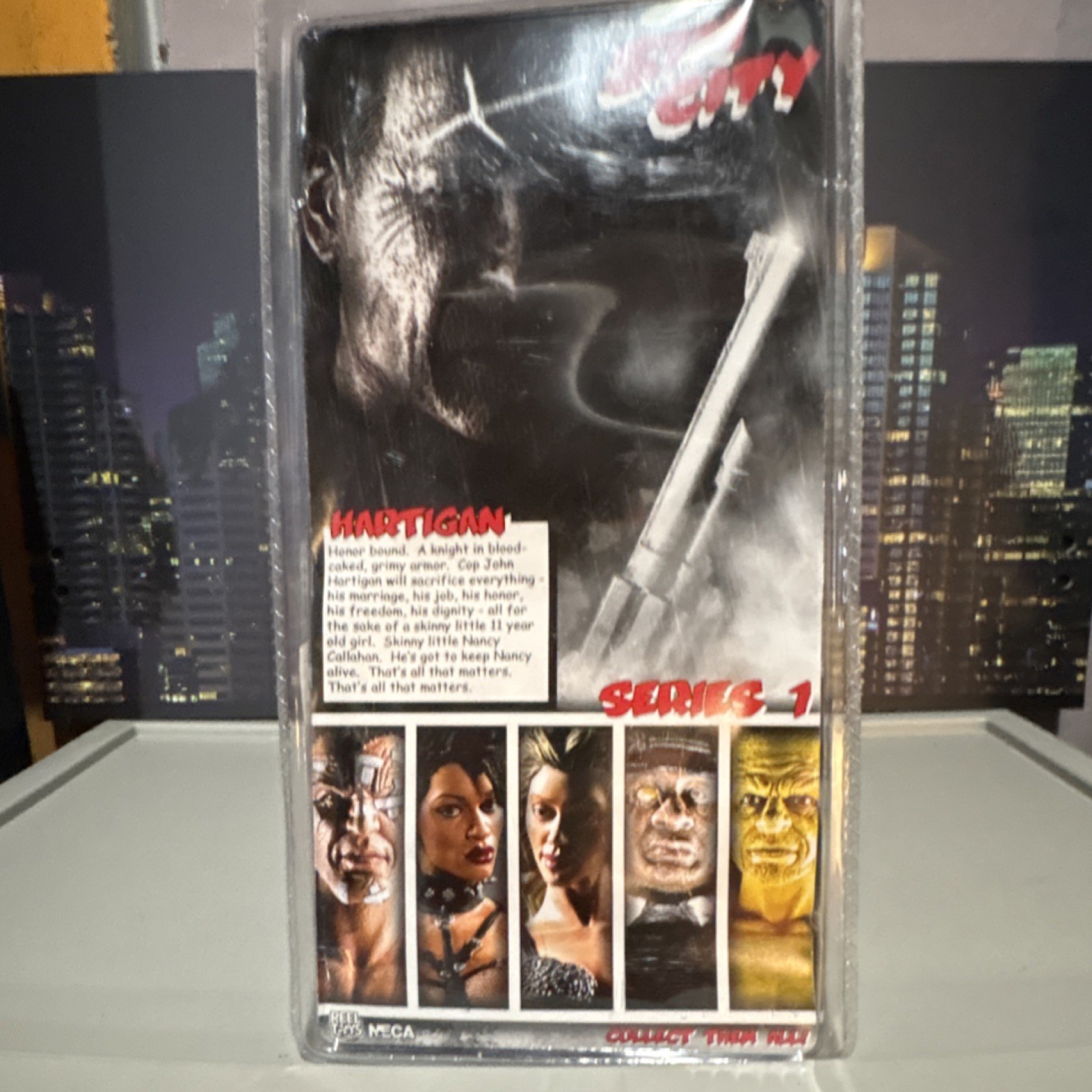 NECA Sin City Hartigan Series 1 Boxed Action Figure Revolver Lead Pipe