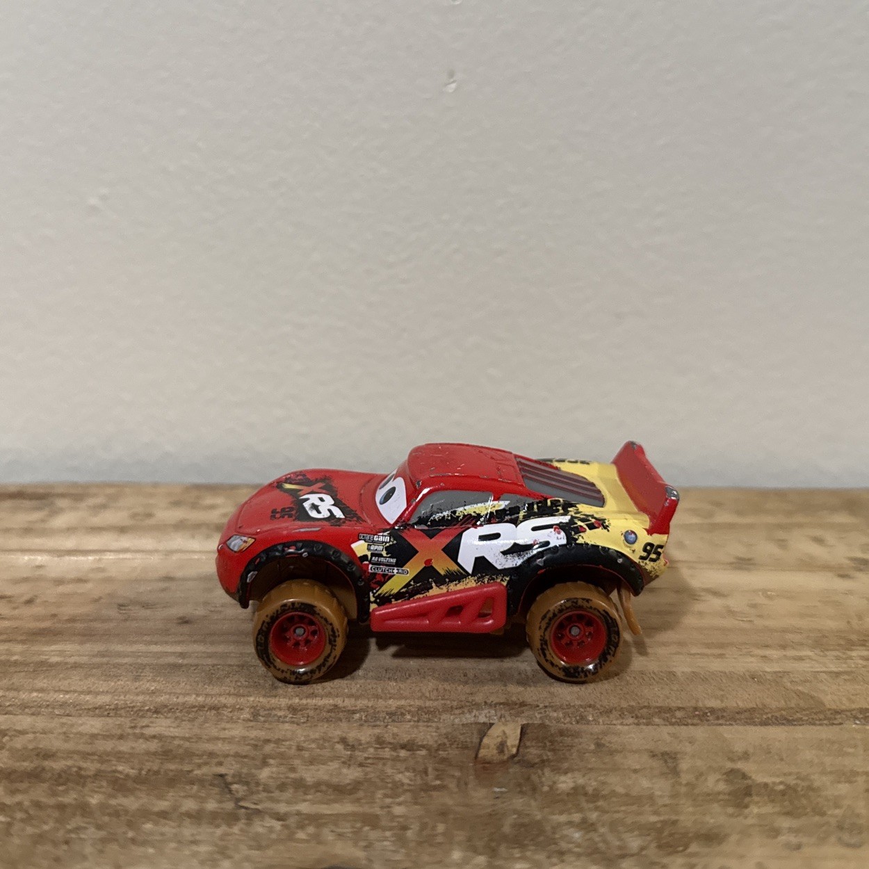 Disney Pixar Cars Mud Racing Lightning McQueen XRS Mattel