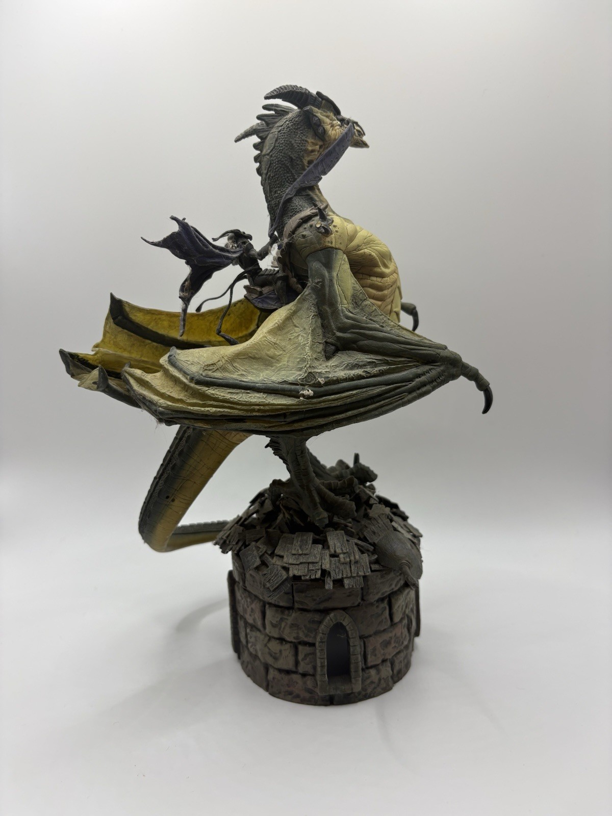 Todd McFarlane Dragons Quest For The Lost King Eternal Clan Dragon 2005 w/ Rider