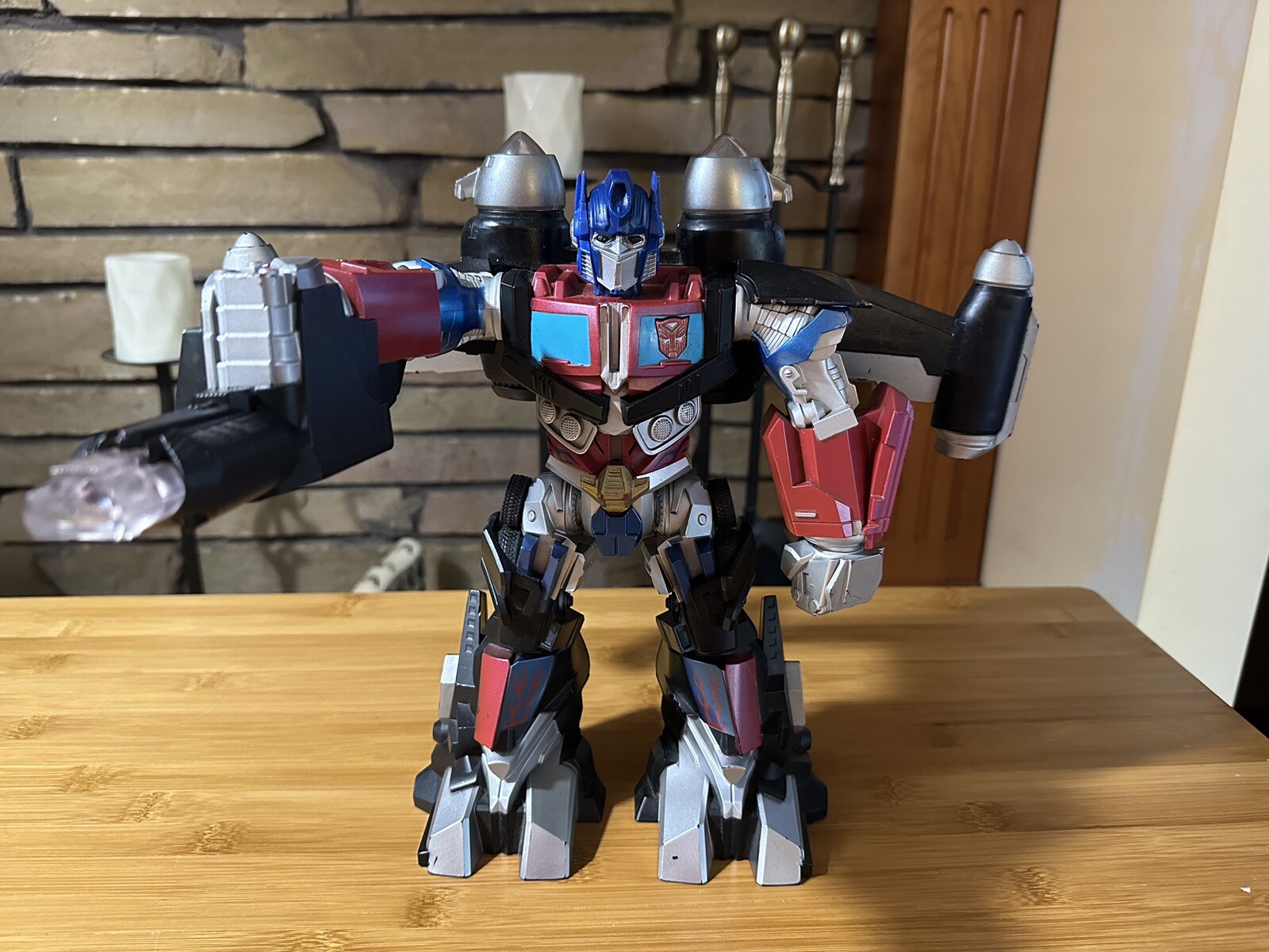 Hasbro Transformer Mega Power Bots Jet Optimus Prime Light Up Talking 12&Prime; Figure