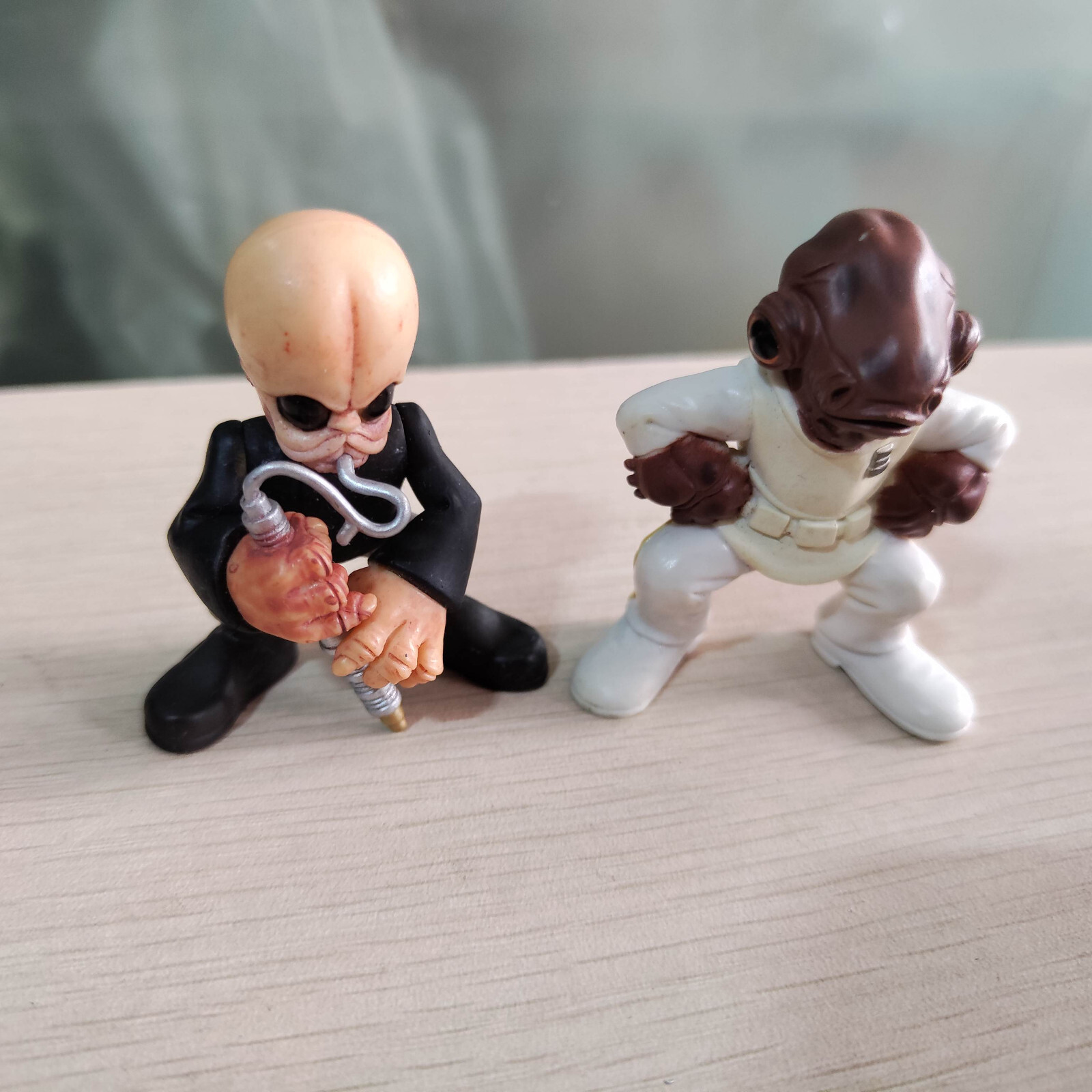Lot of 2pcs Star Wars Galactic Heroes Cantina Band Member & Admiral Ackbar