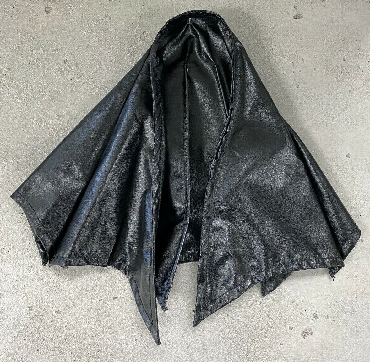 SU-C-MF-BAT: Black Wired Cape for Mcfarlane Arkham Batman (No figure)