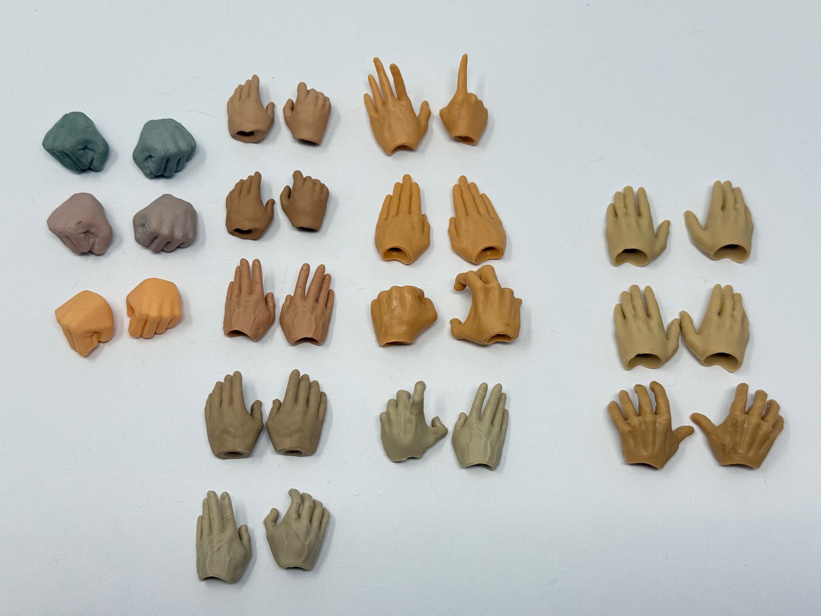 McFarlane DC Multiverse HANDS LOT 22 pairs for Custom Fodder, 1/10 scale figures