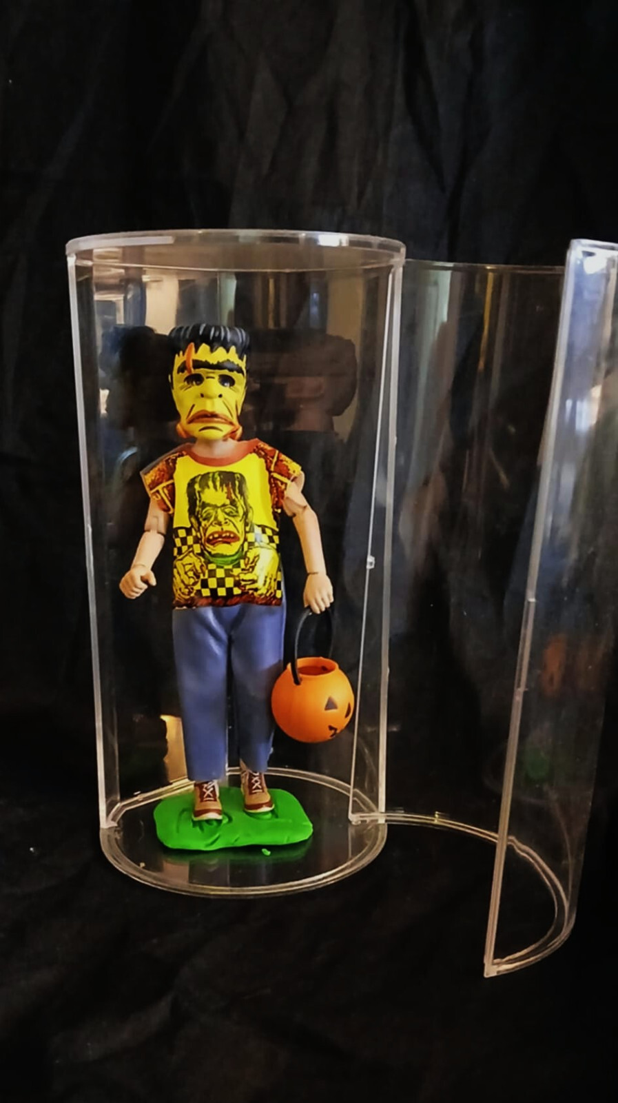 NECA Ben Cooper Halloween Monster Frankenstein Series 1, In case