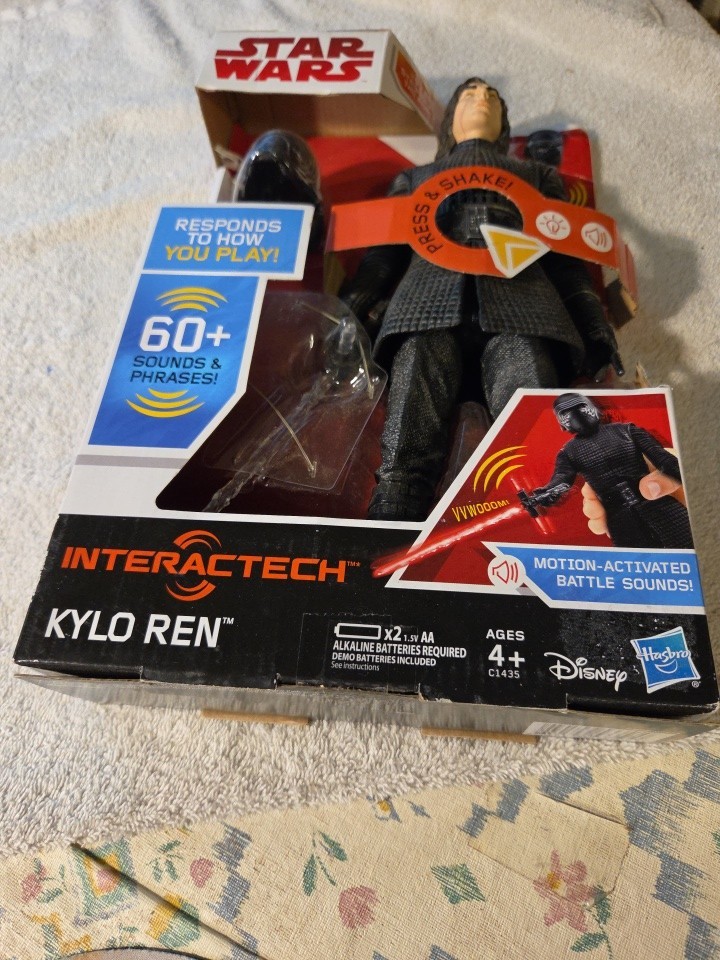 Star Wars Interactech KYLO REN 12&Prime; Electronic Action Figure, 60+ Phrases/working