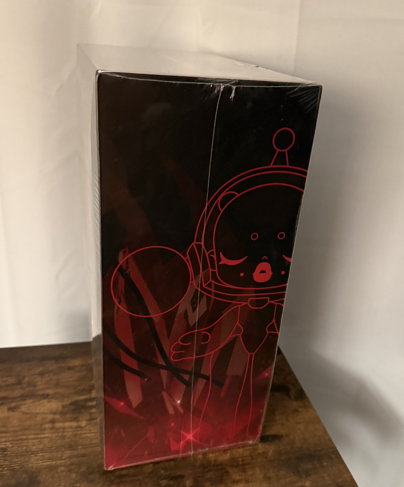 POP MART MEGA α SKULLPANDA 400% Red Crystal Brand New Sealed