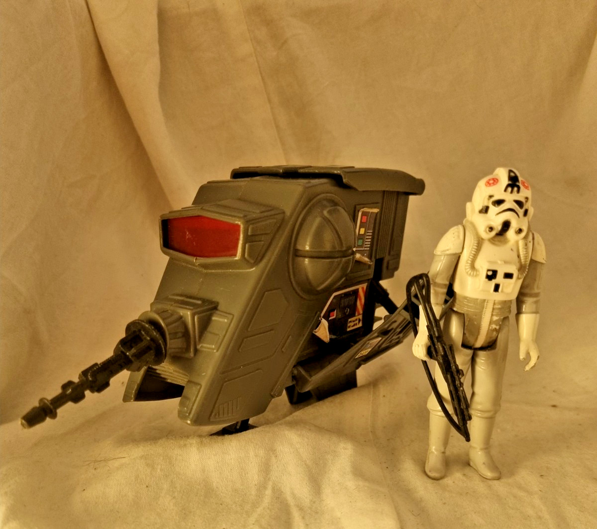 Star Wars 1982 INT-4 Interceptor Mini-Rig From Kenner ESB + Figure